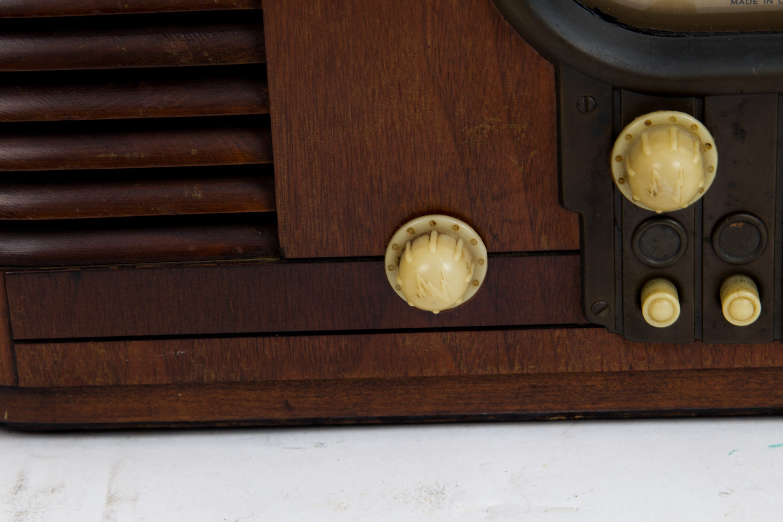 Vintage 1939 Zenith Radio