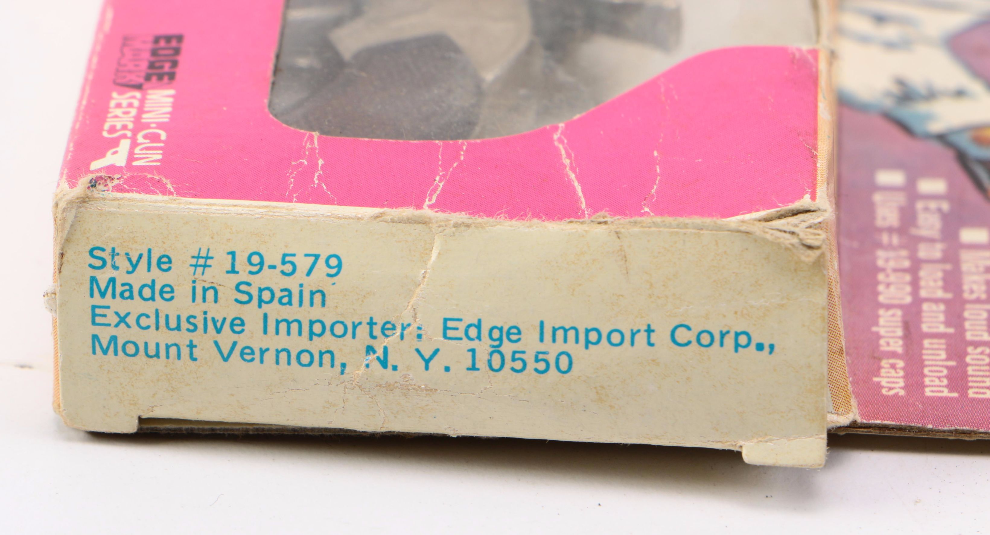 "The Sheriff: Mini Rayo" Toy Gun and Shooting Caps