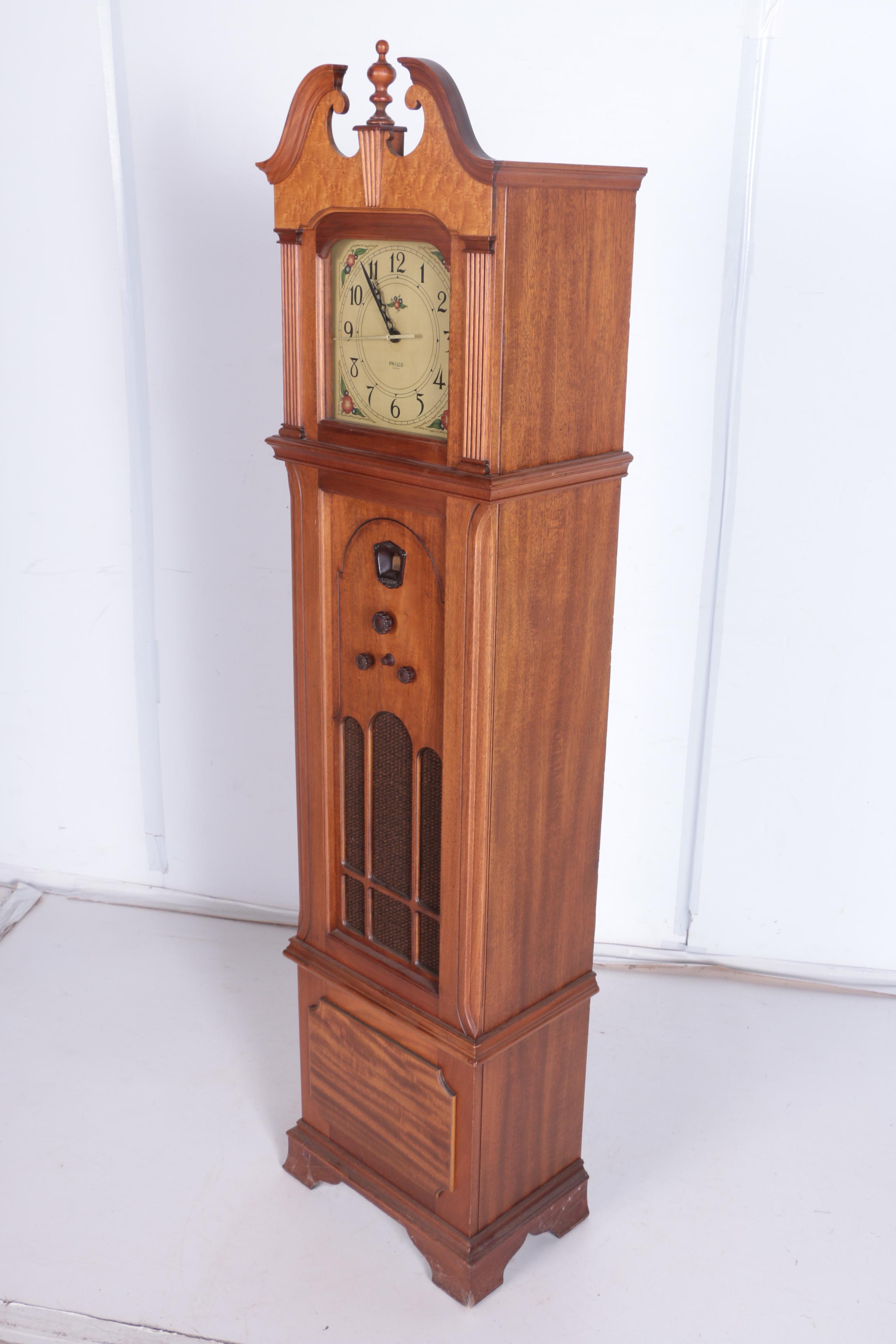 Circa 1930s Philco 570 Grandfather Clock Radio