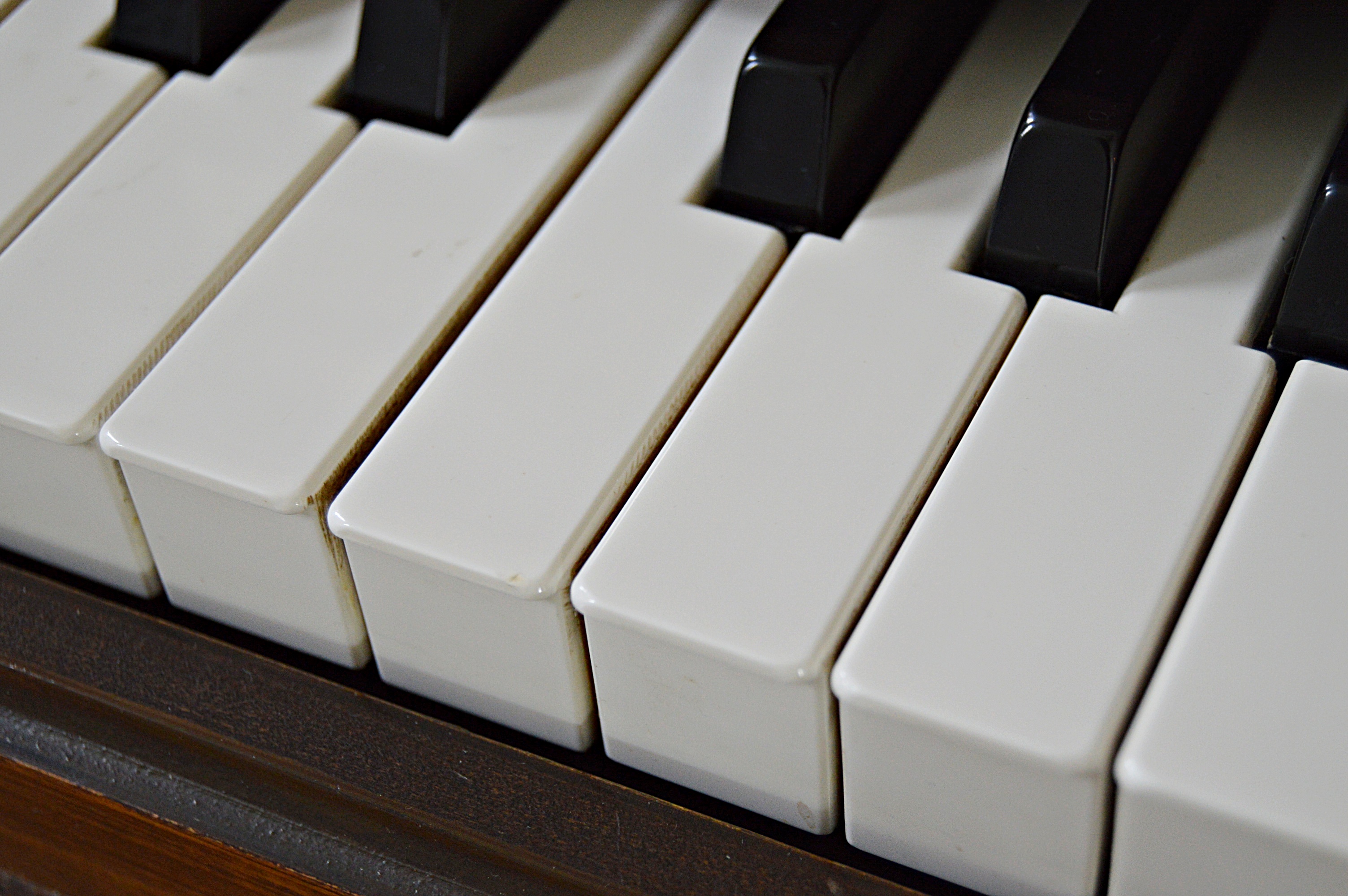 Baldwin Console Piano and Bench
