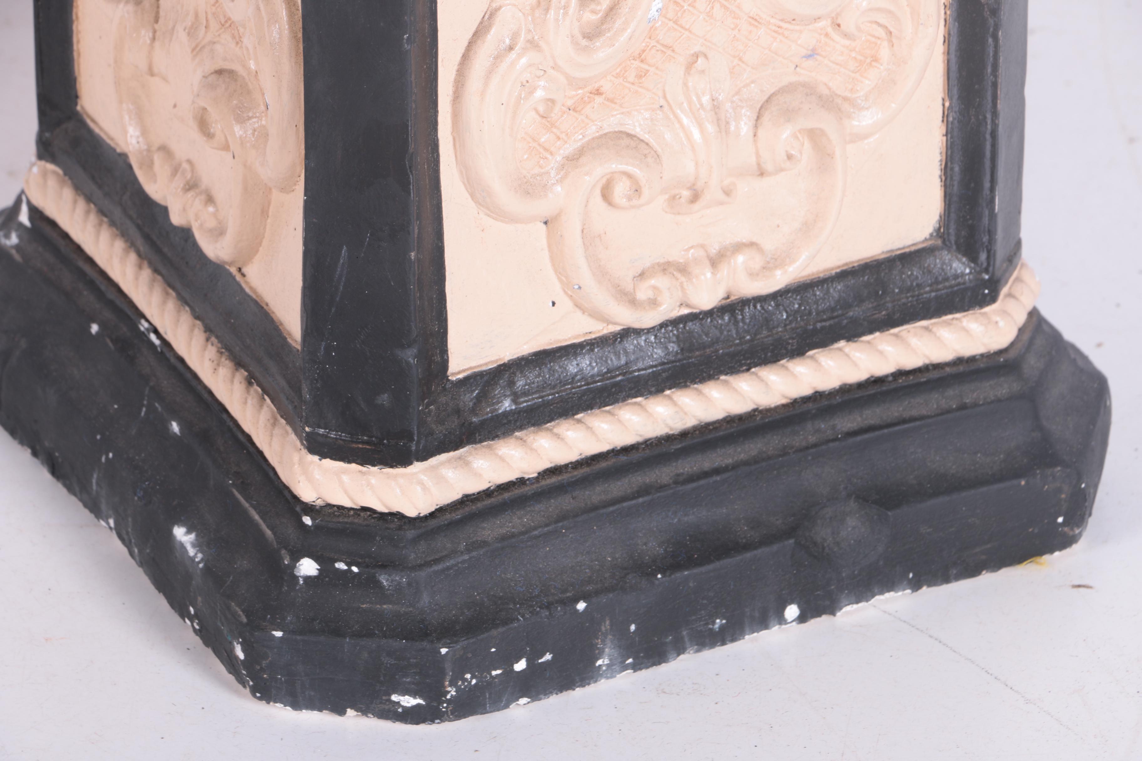 Ceramic Display Pillar