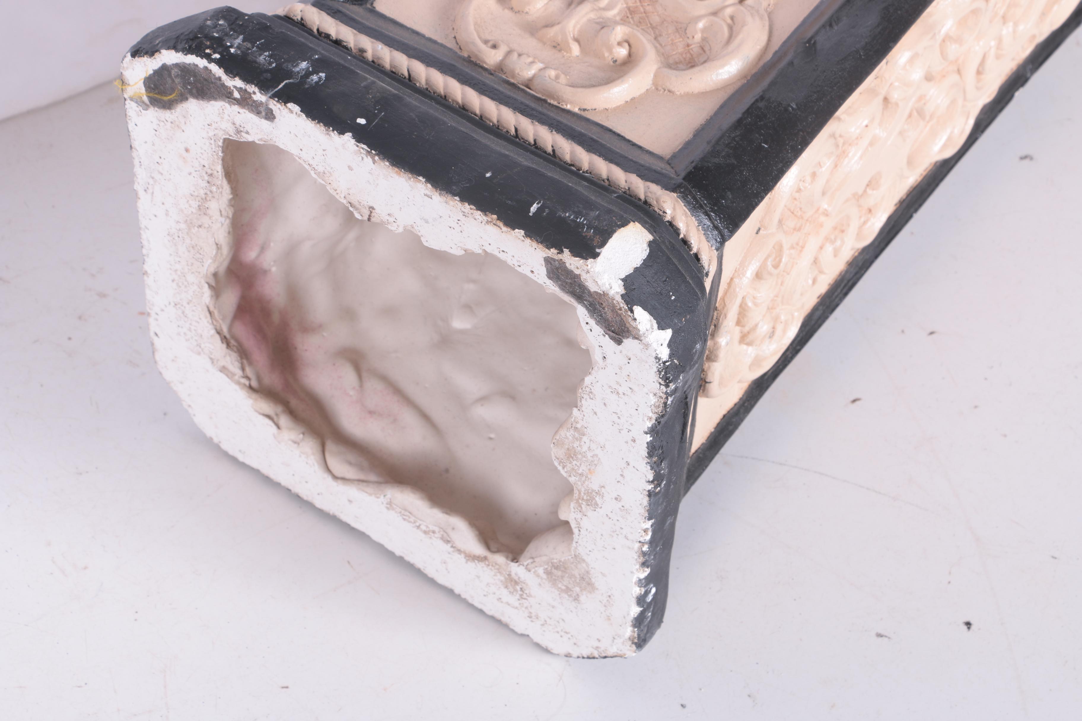 Ceramic Display Pillar