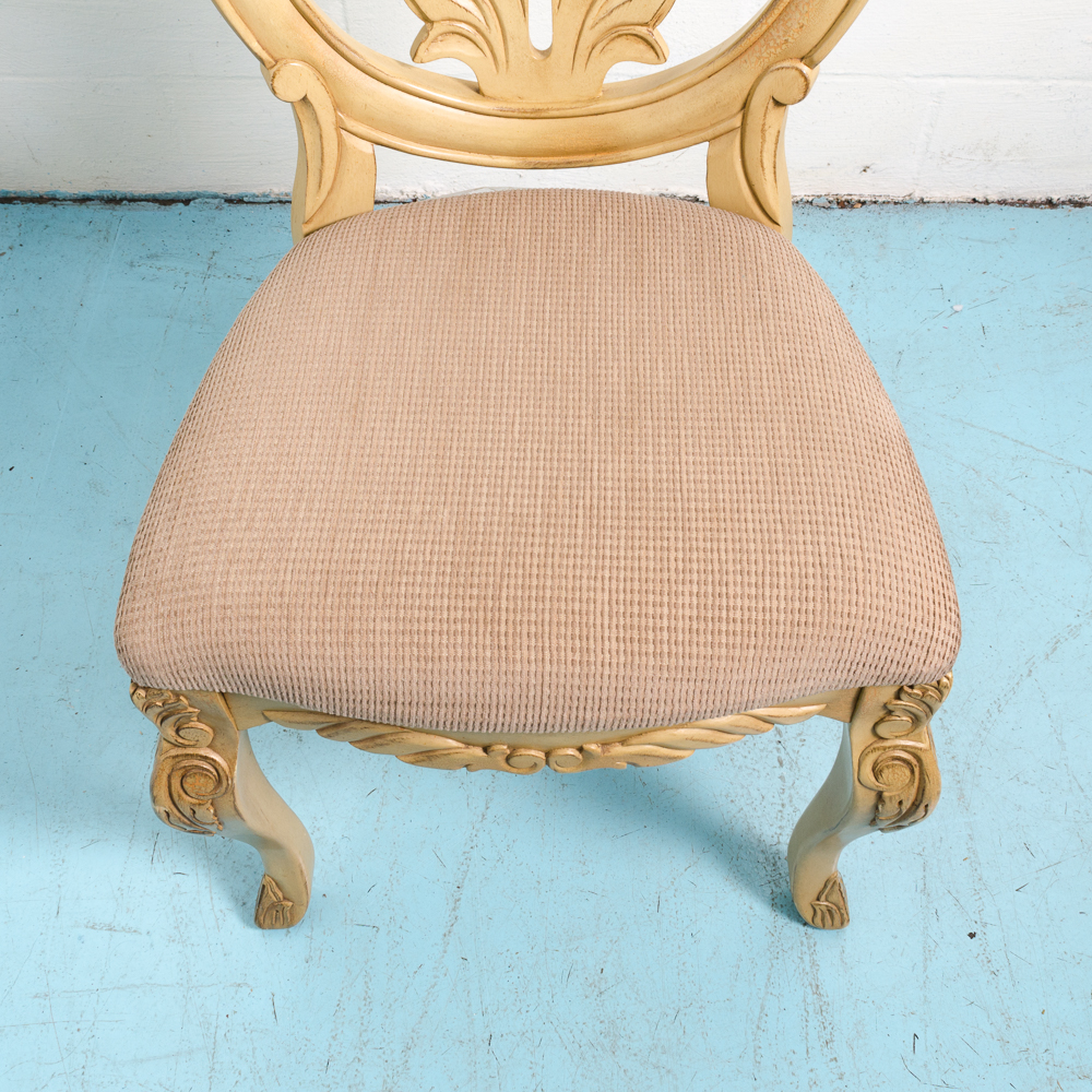 Carved Stylized Queen Anne Style Dining Table and Four Chairs