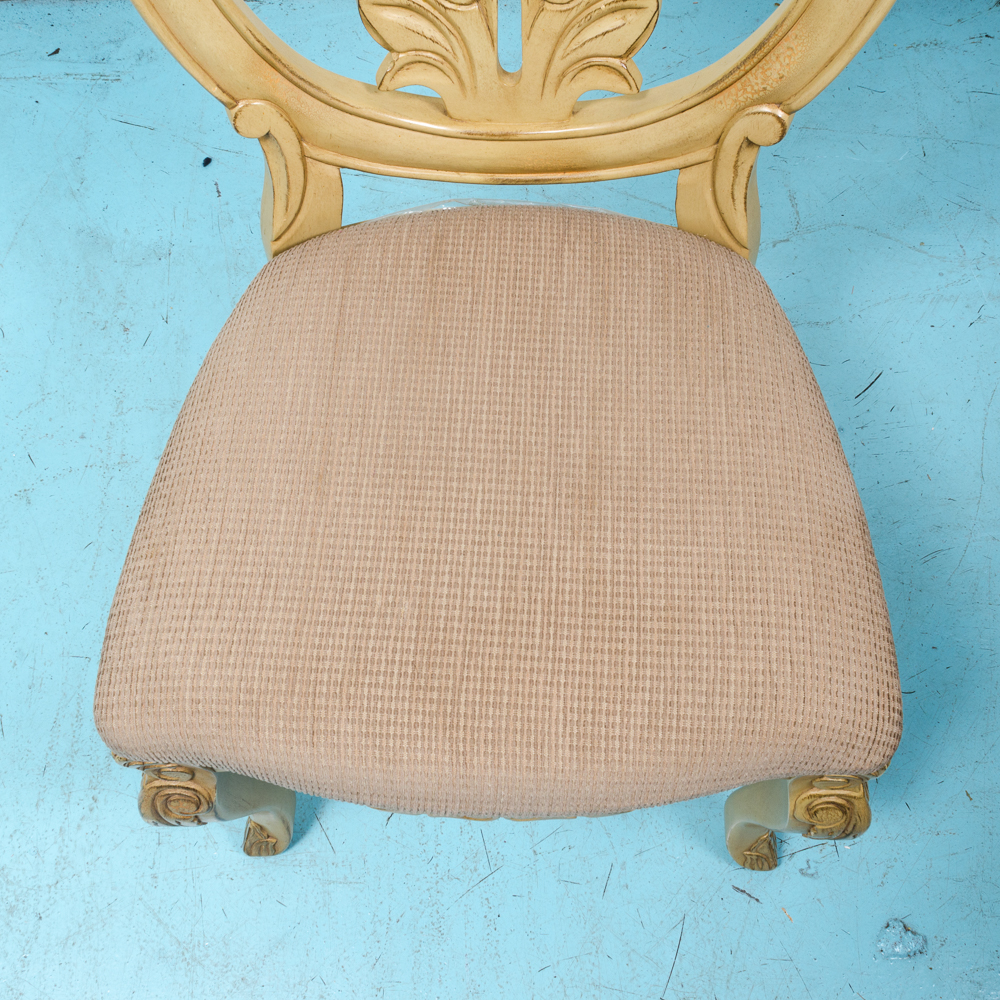 Carved Stylized Queen Anne Style Dining Table and Four Chairs