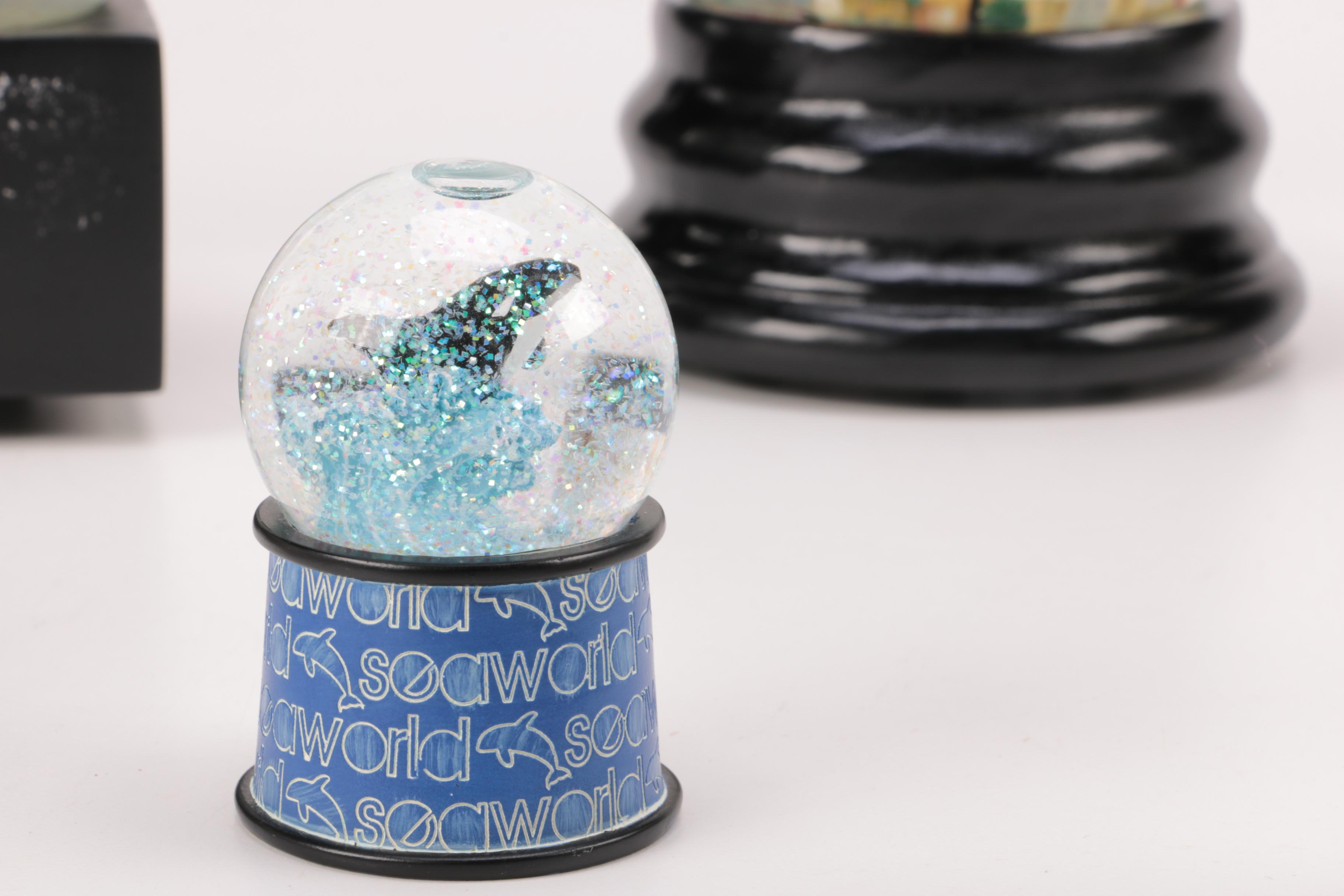 Assorted Snow globes Featuring Las Vegas