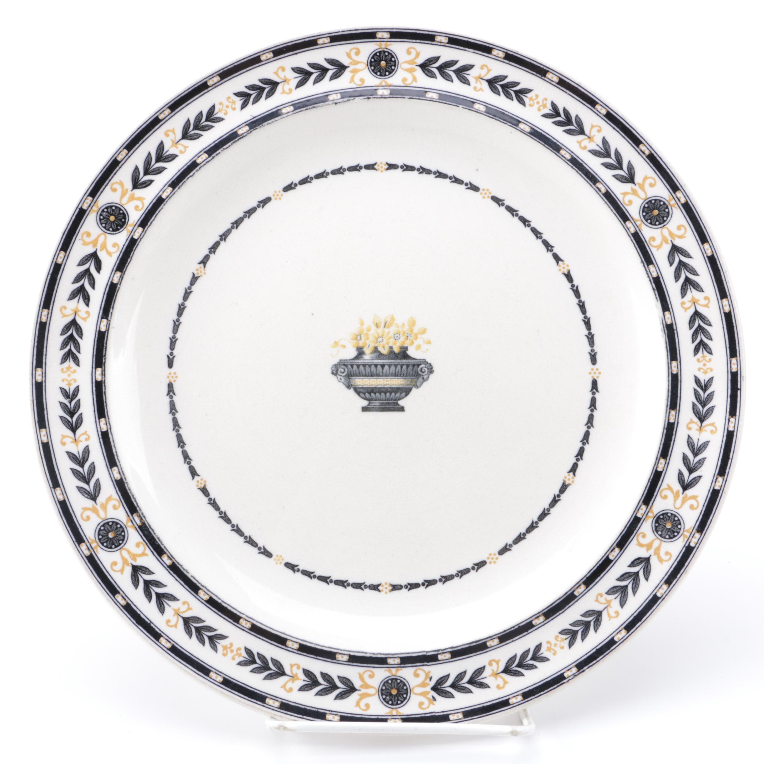 1910 Wedgwood "The Etruria" Dinner Plate