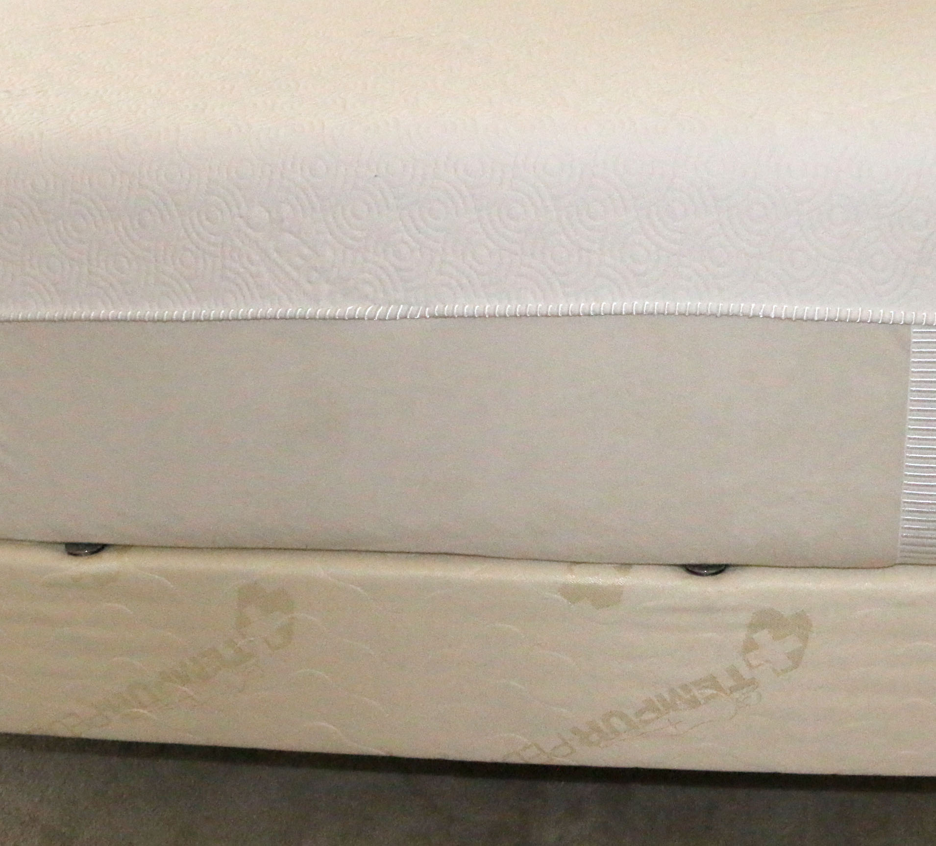 Tempur-Pedic Cloud Luxe Lift and Massage Mattress & Box Spring