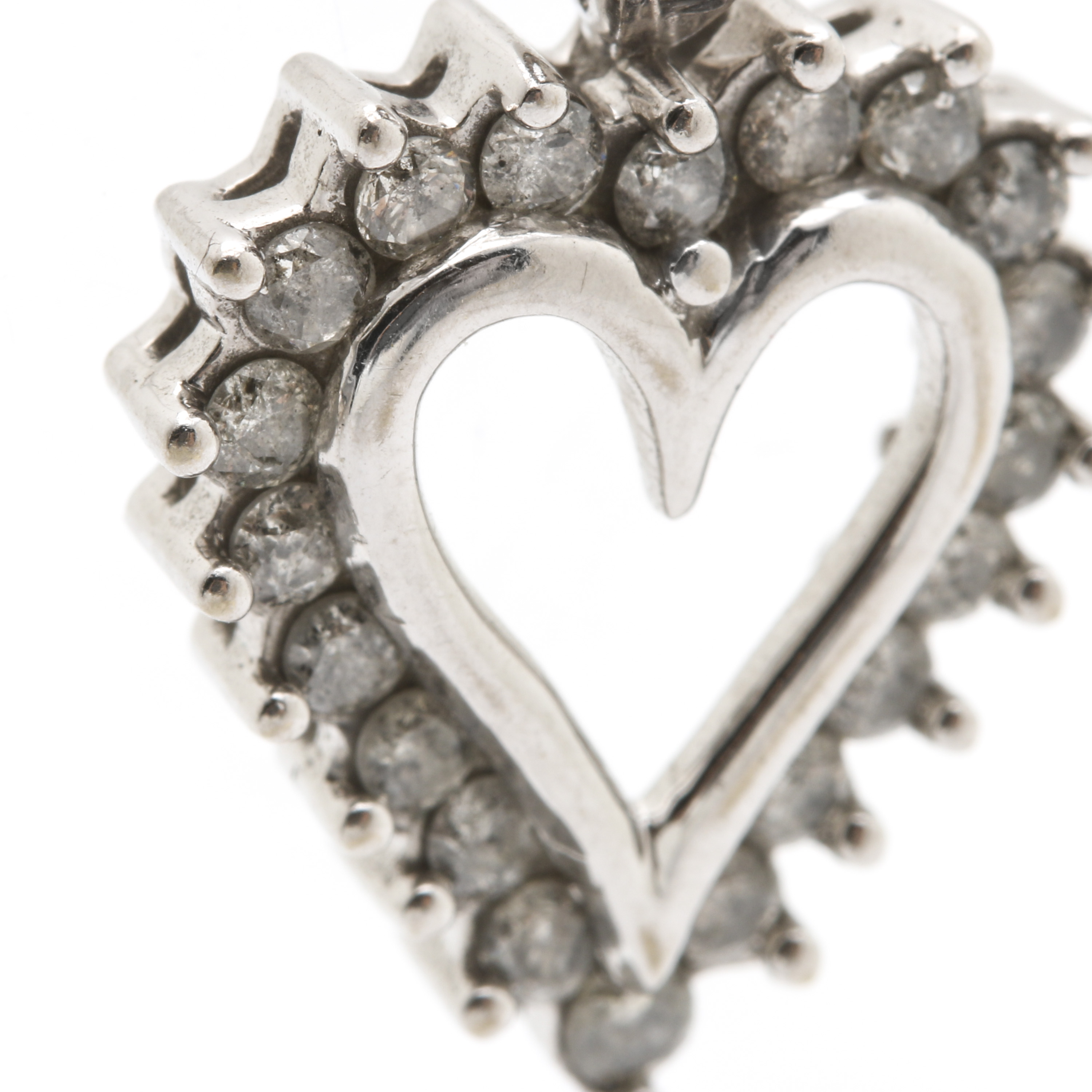 10K White Gold Diamond Heart Pendant Necklace