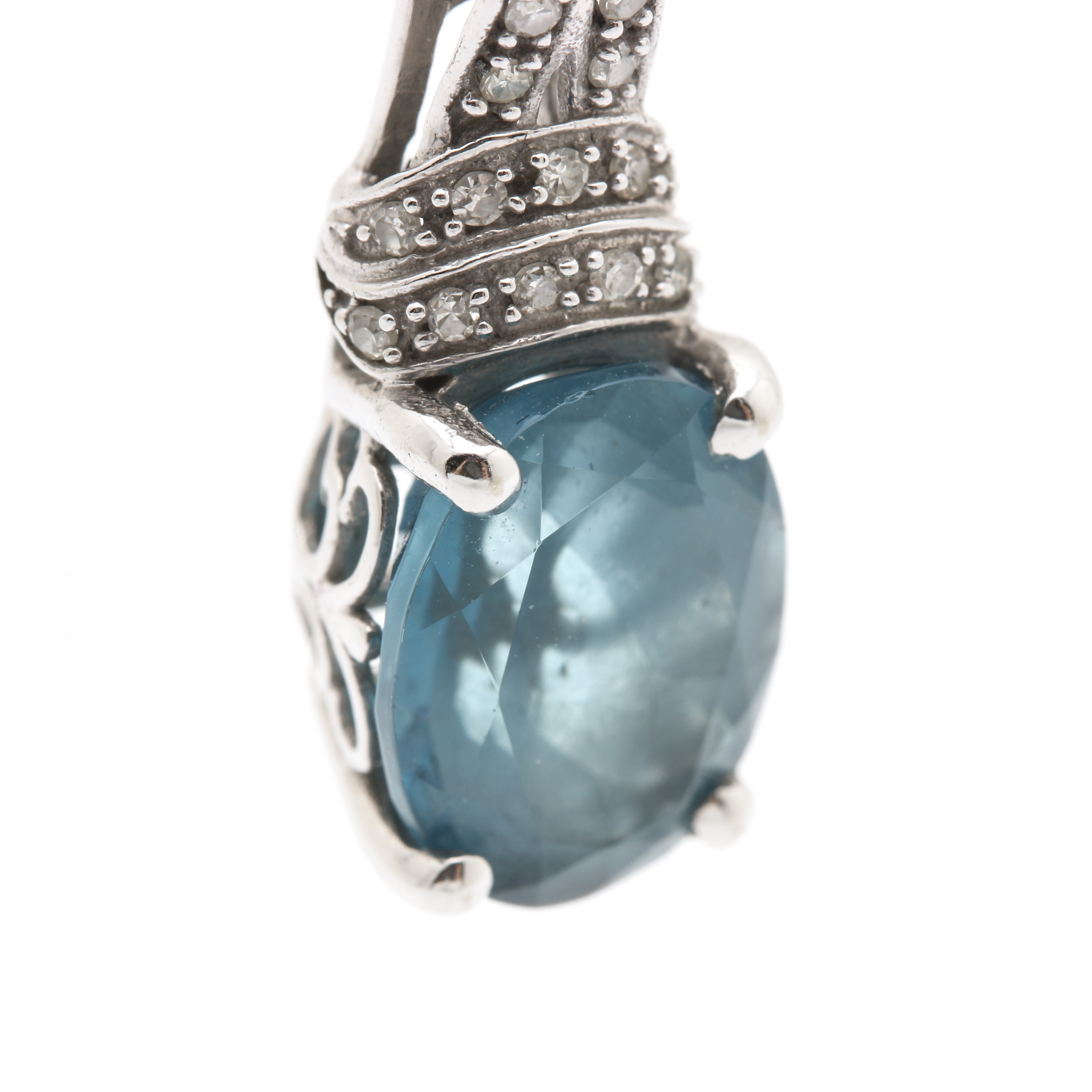 10K White Gold Blue Topaz Pendant Necklace