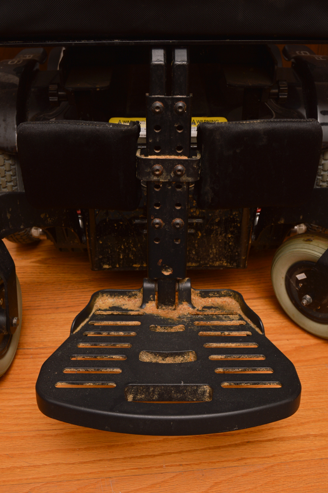 Jay Ion Pulse 6 Motorized Wheelchair