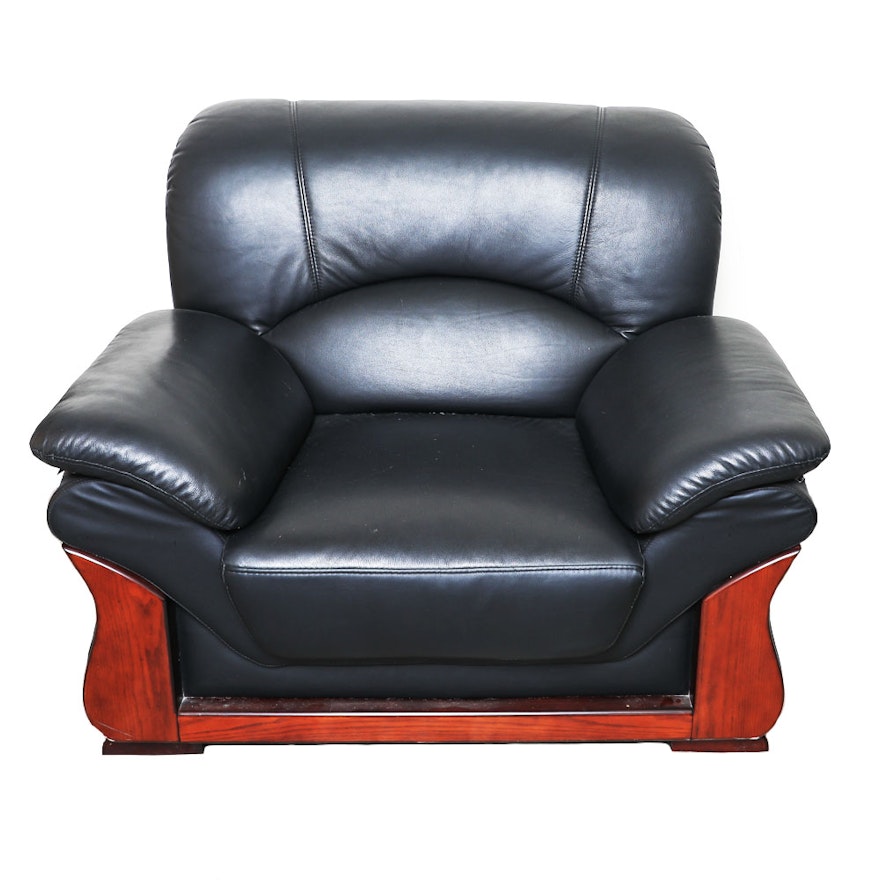 Contemporary Lounge Chair