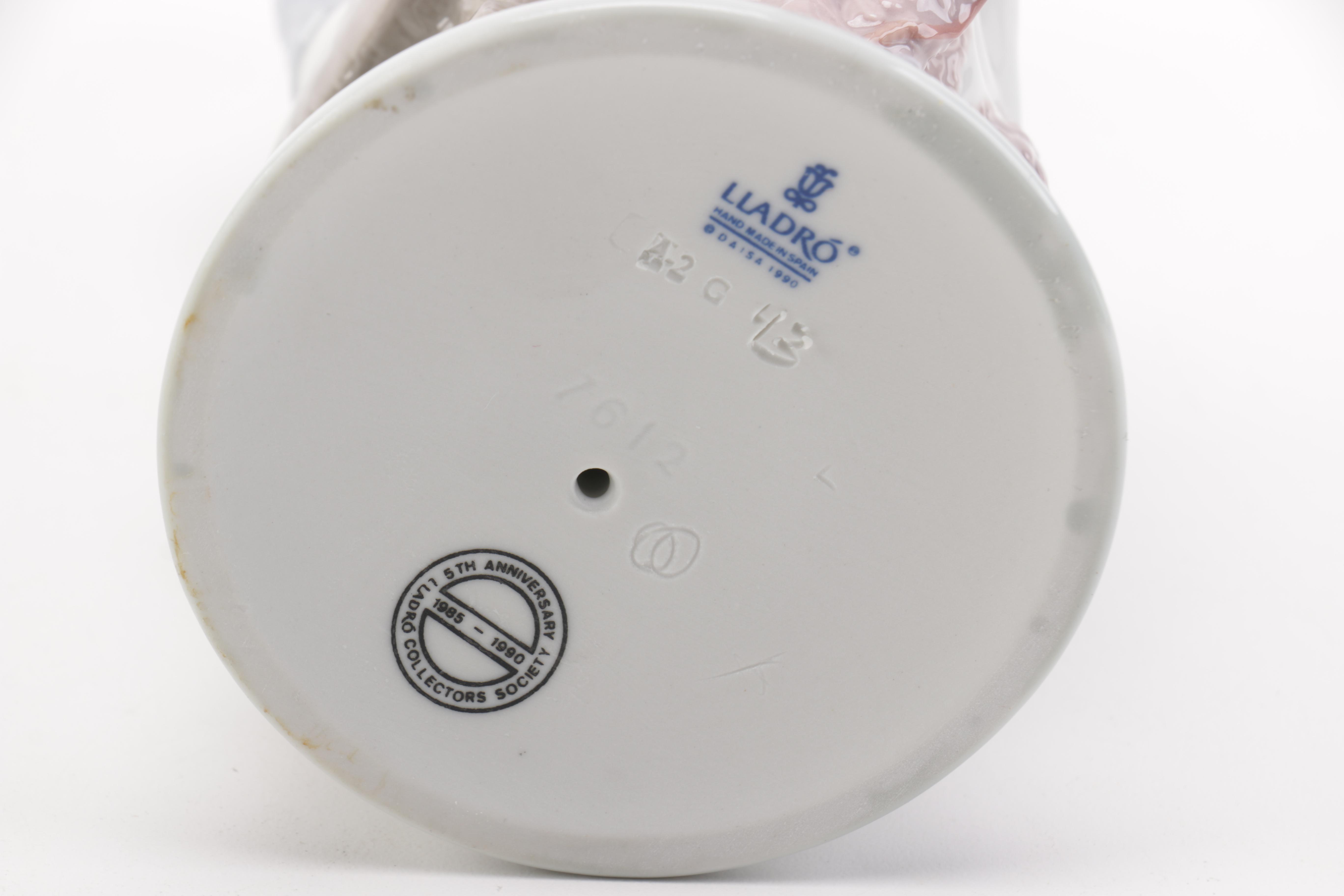 Lladró "Picture Perfect" Porcelain Figurine