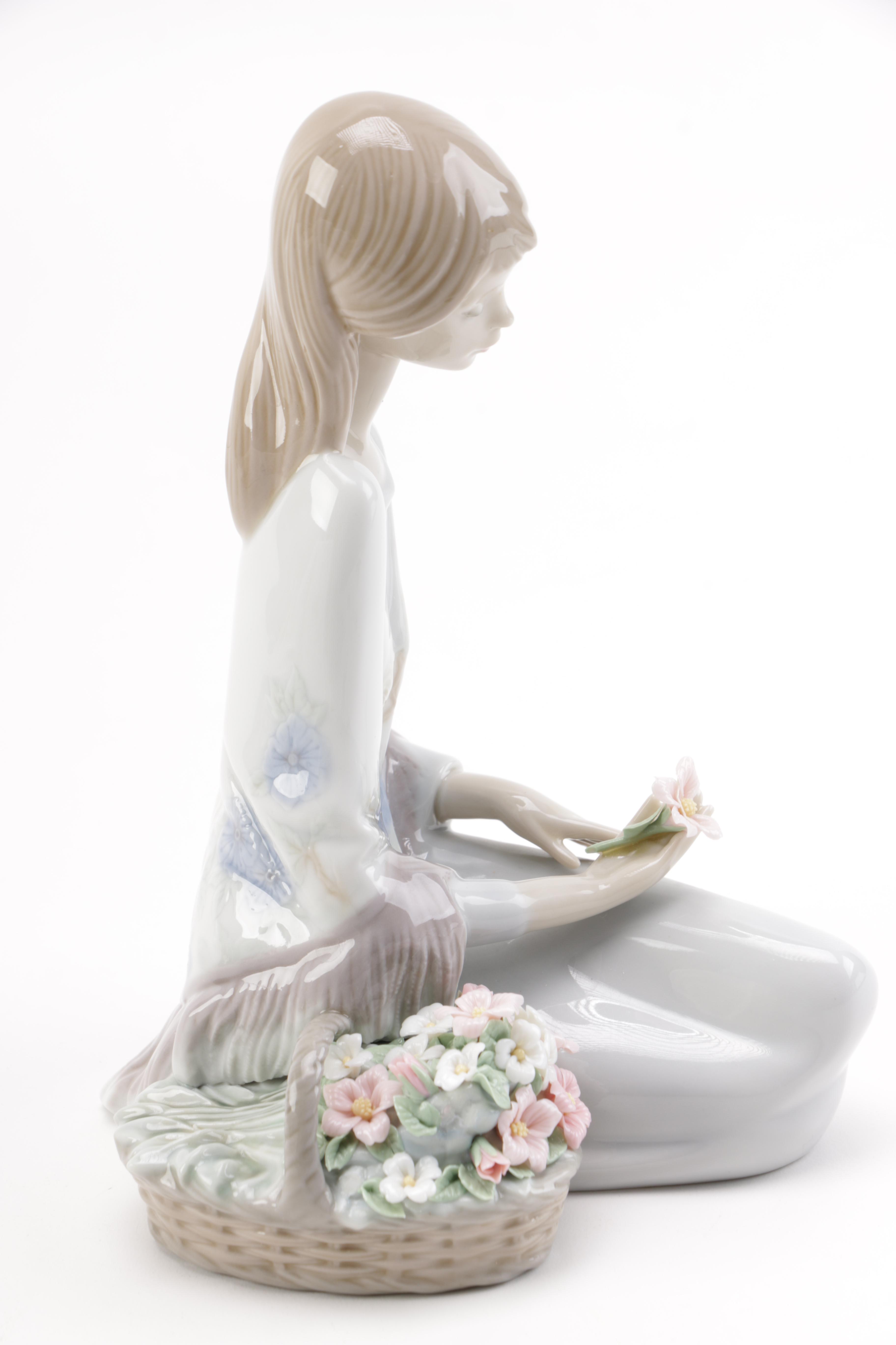 Lladró "Flowers Song" Porcelain Figurine