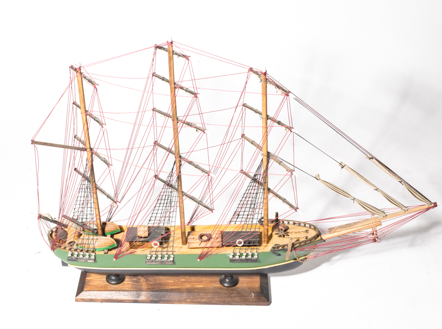 Wooden Clipper Ship Model "Flying Cloud"