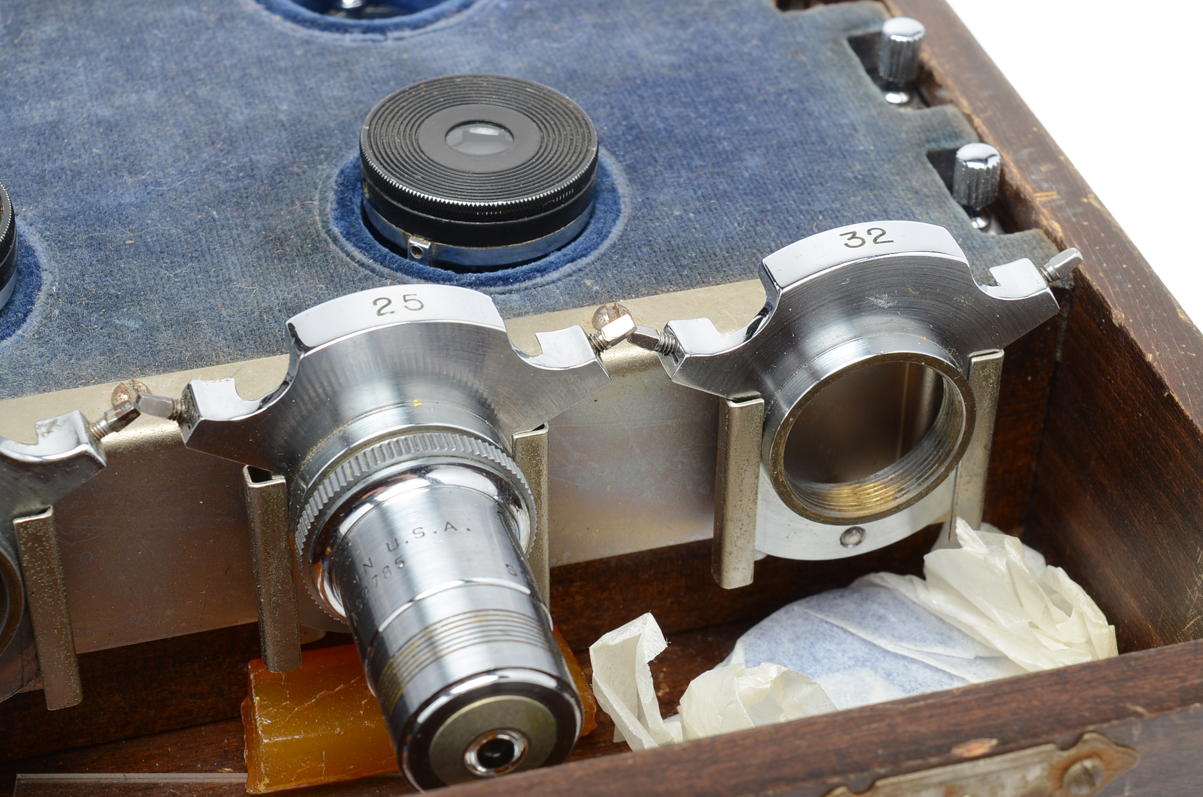 Microscope Lenses and Oculars