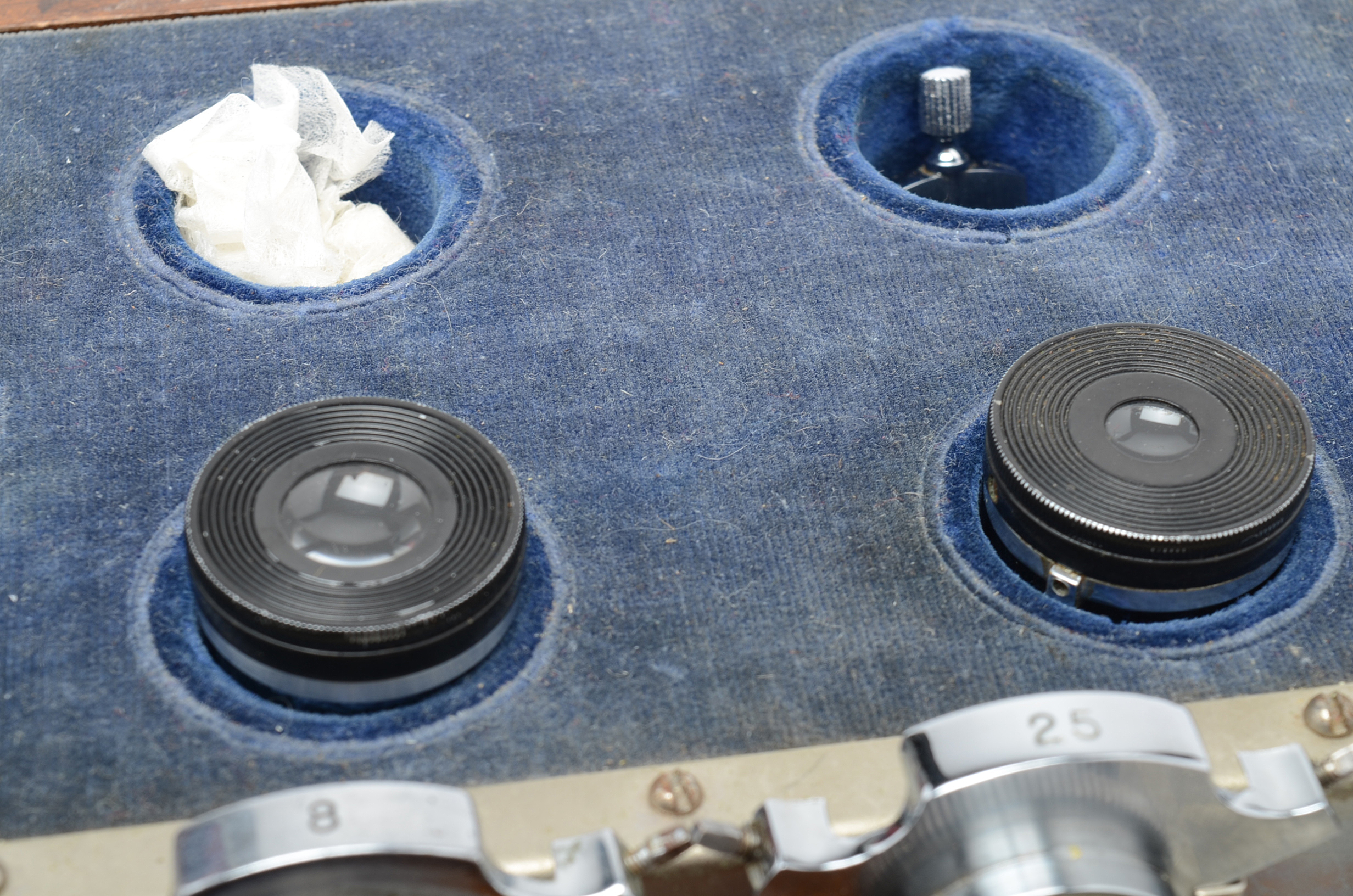 Microscope Lenses and Oculars