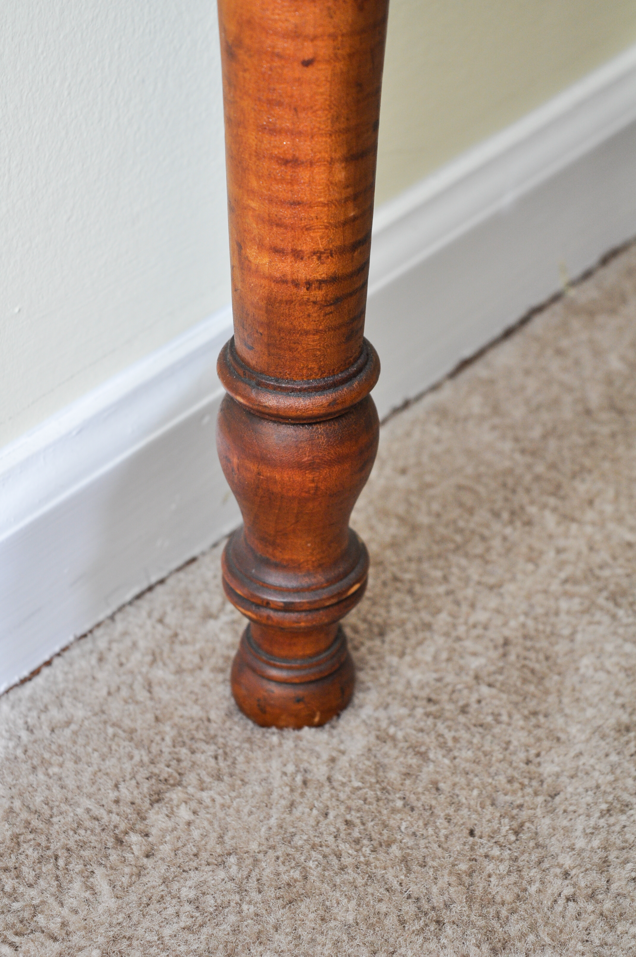 Late Federal Curly Maple One-Drawer Stand