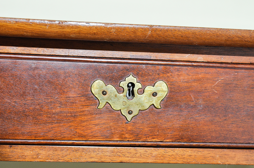 Vintage Queen Anne Style Mahogany Side Table