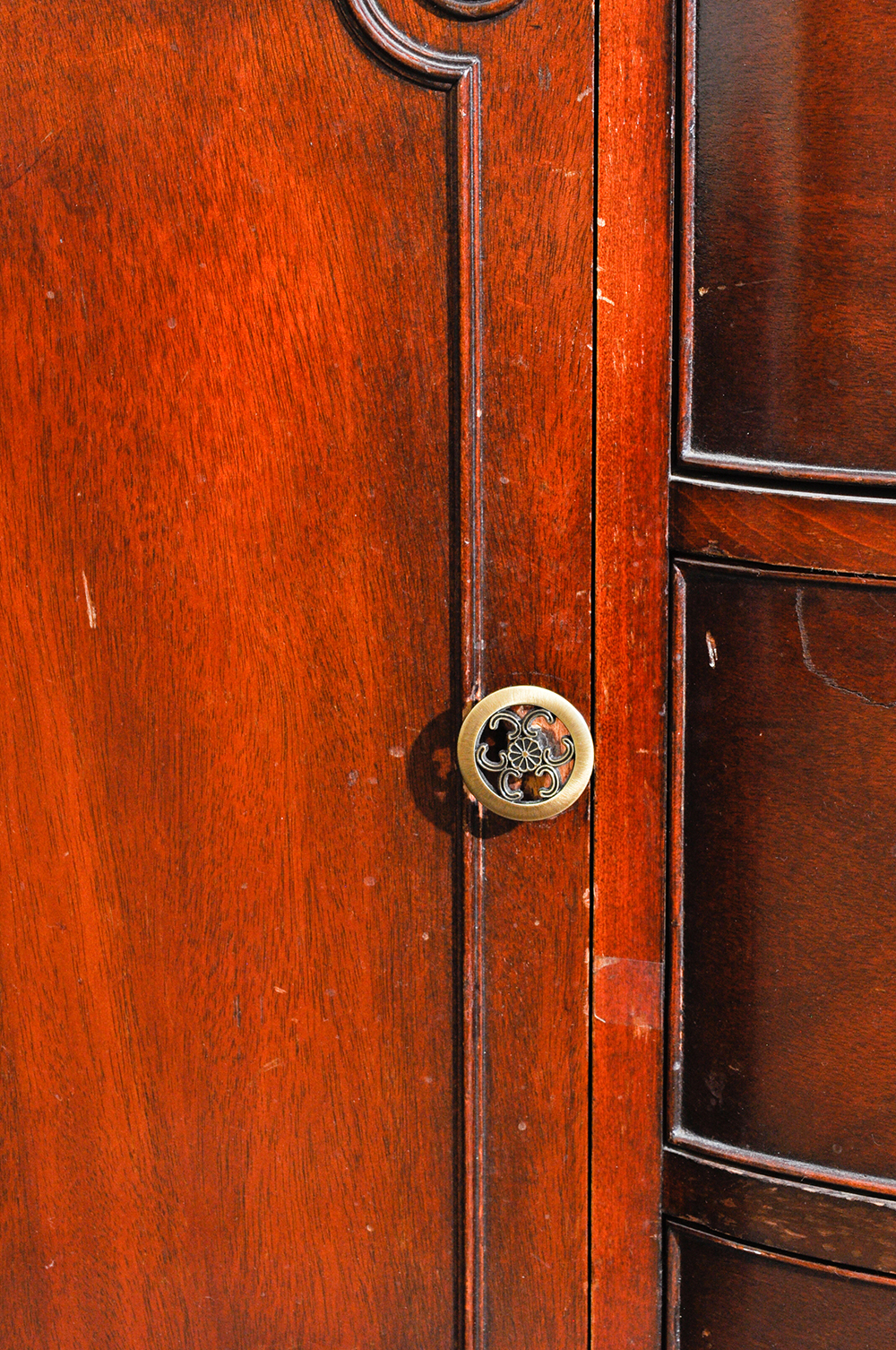 Federal Style Walnut Veneered Breakfront Sideboard