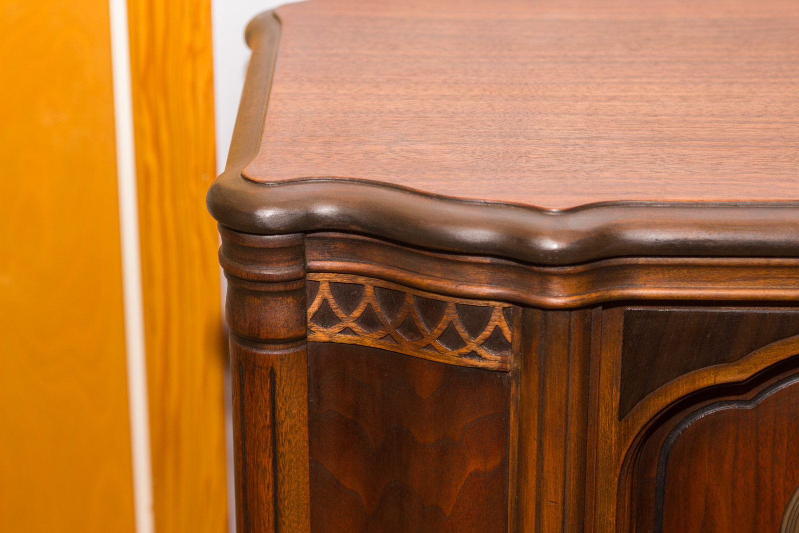 1933 Model 240 RCA Radio Cabinet