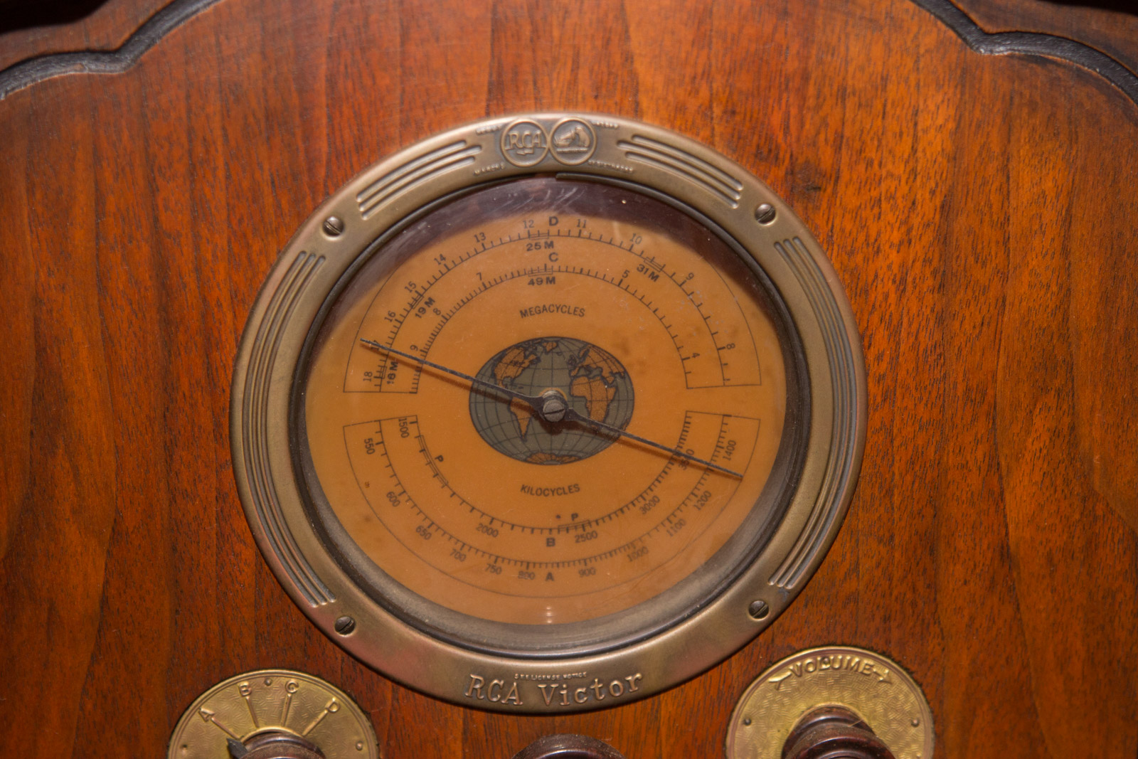 1933 Model 240 RCA Radio Cabinet