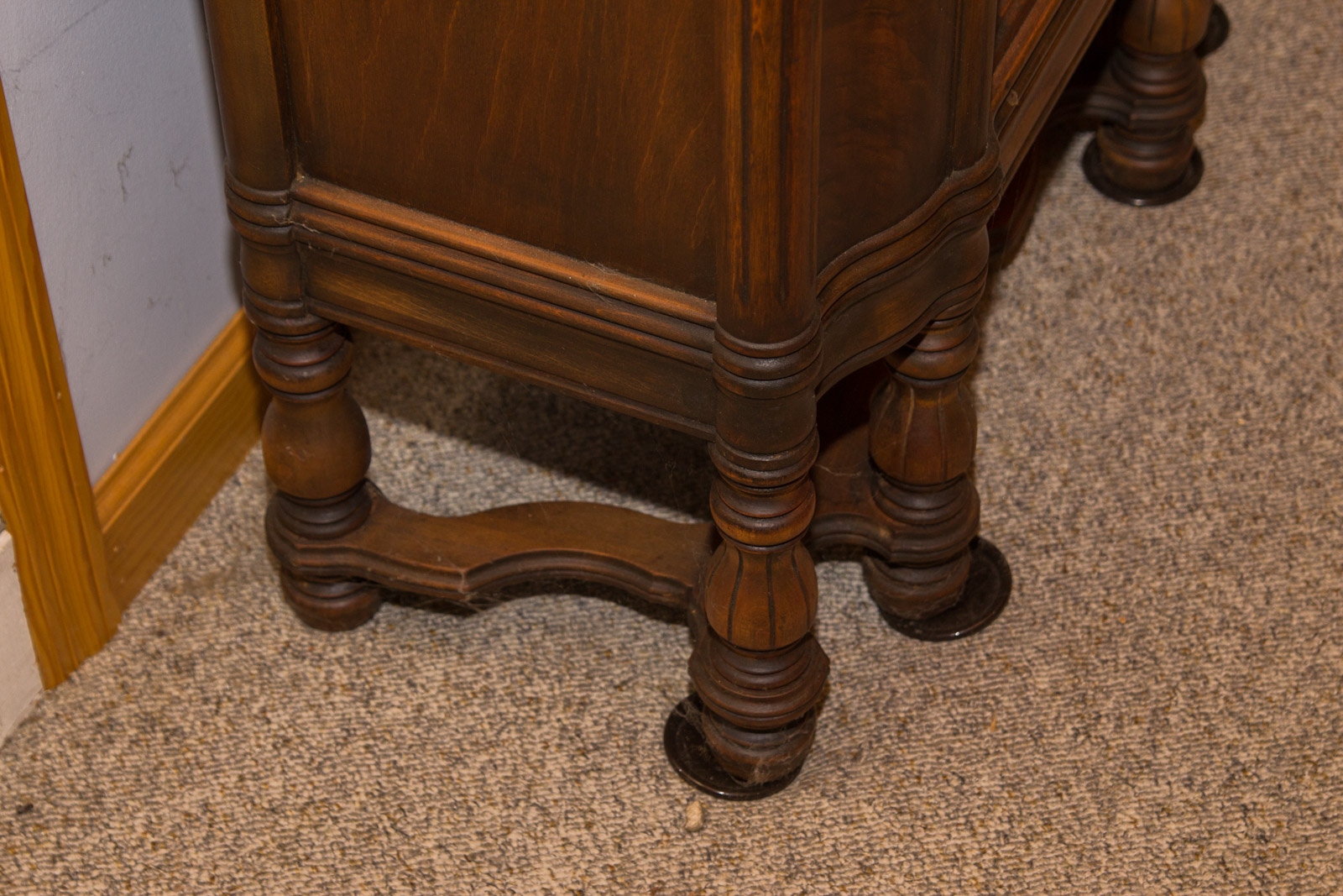 1933 Model 240 RCA Radio Cabinet