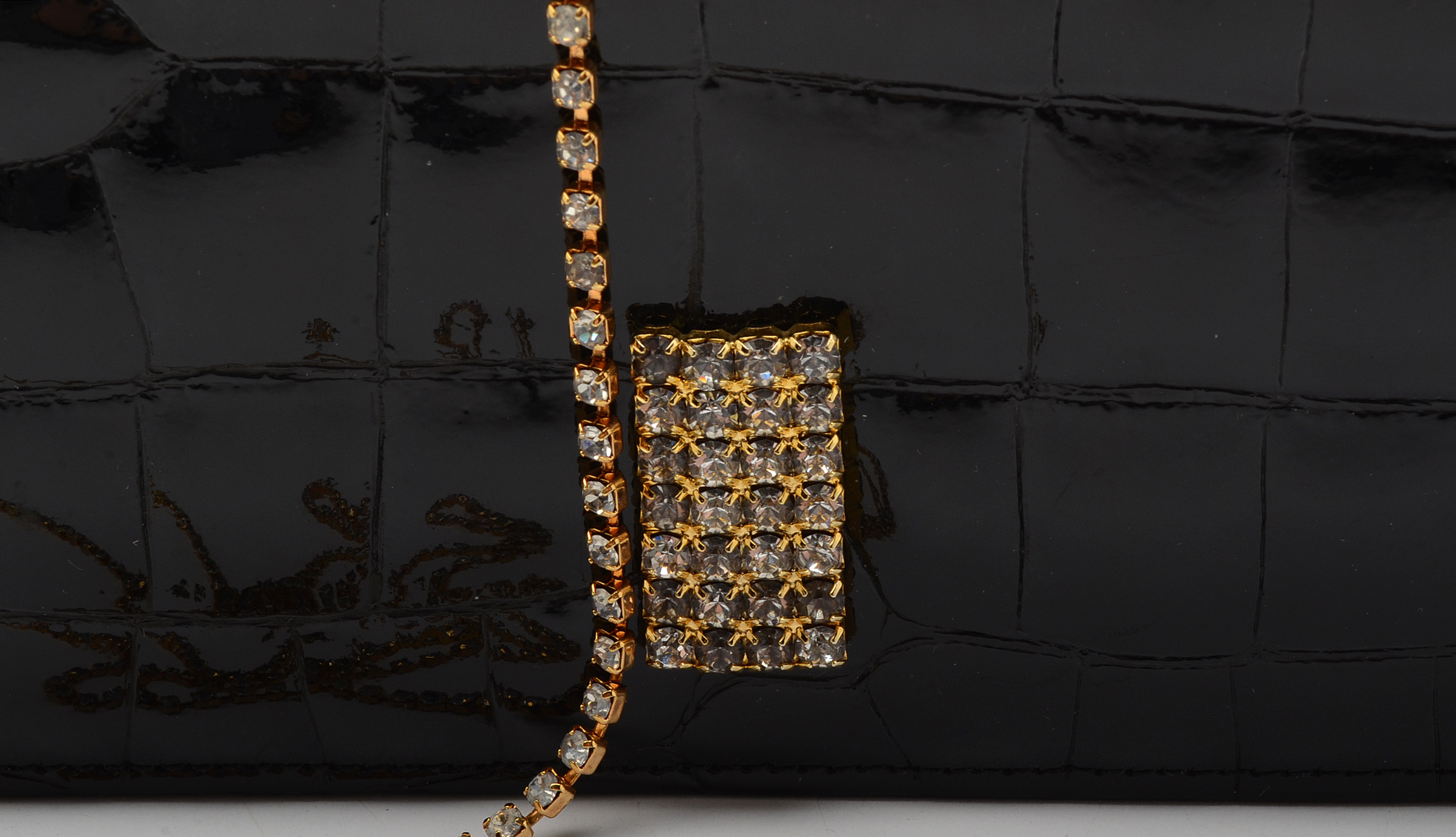Vintage Black Alligator-Pattern Leather Handbags