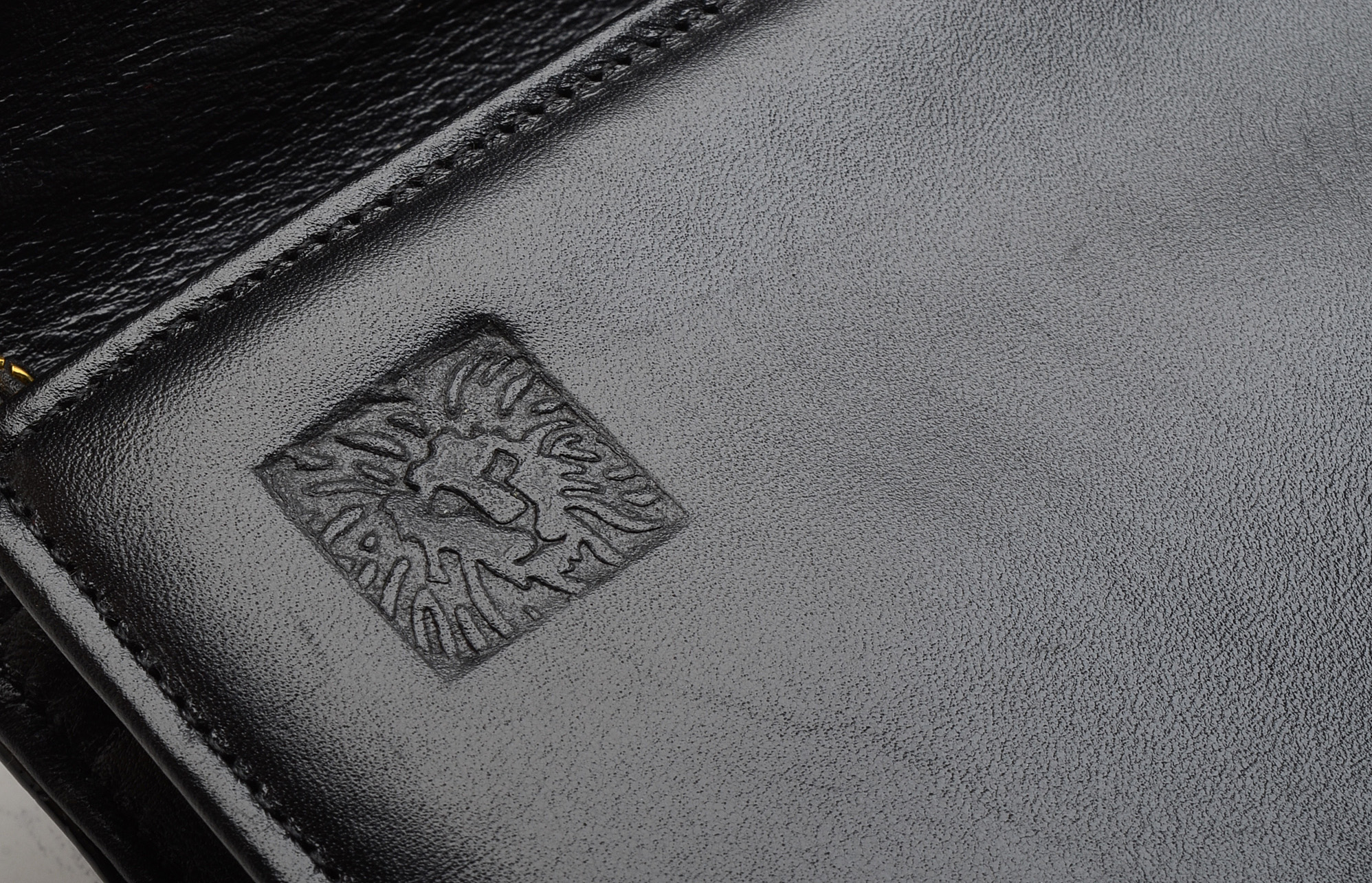 Vintage Black Alligator-Pattern Leather Handbags