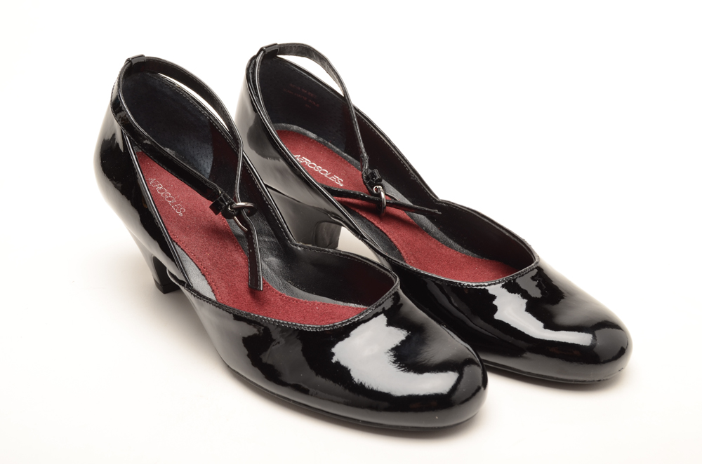 Collection of Women's Black Shoes including Nine West