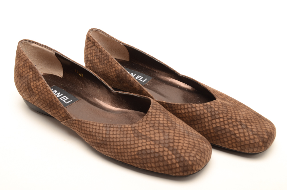 Two Pairs of Women's Shoes including Anne Klein