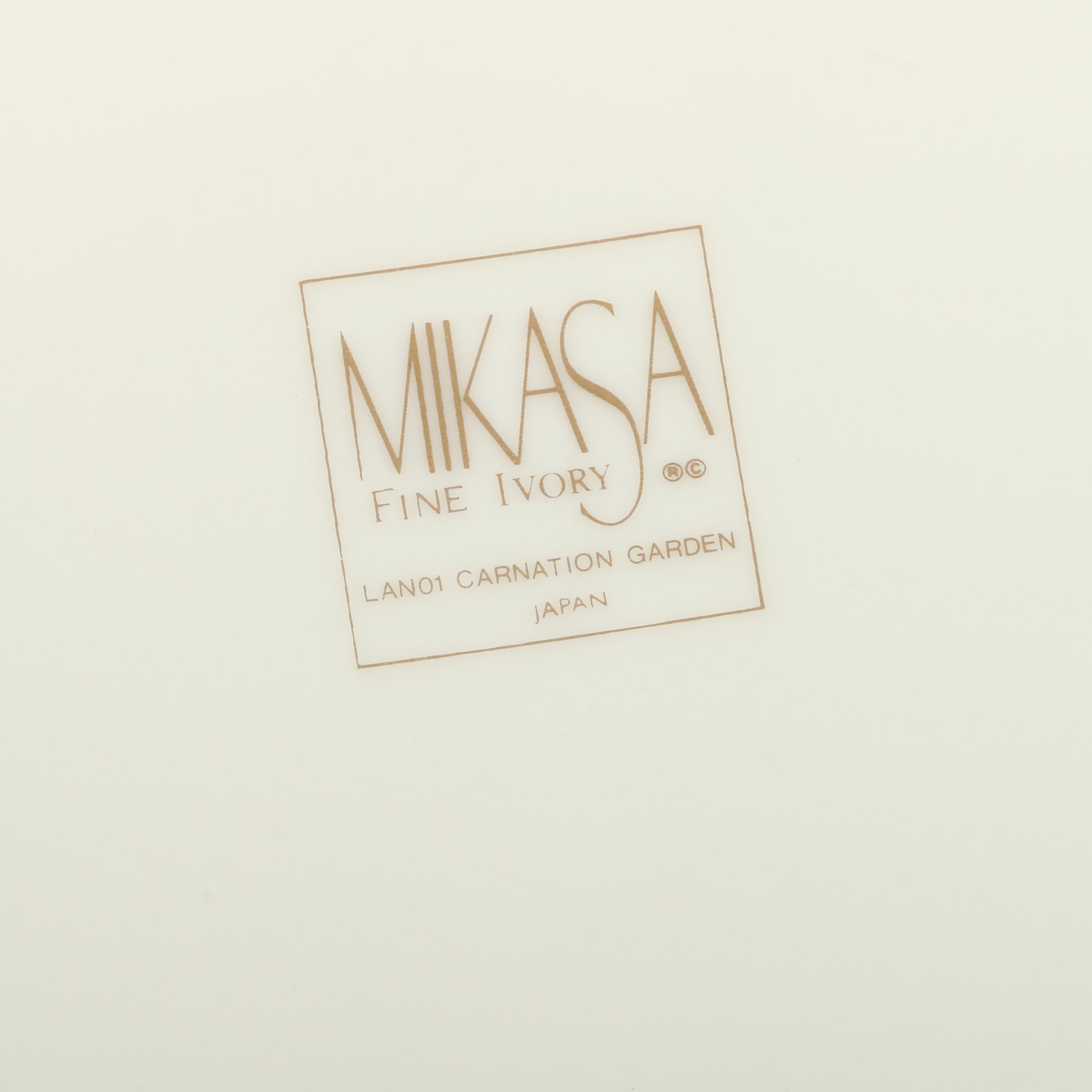 Mikasa "Carnation Garden" Bone China Dinner Plates