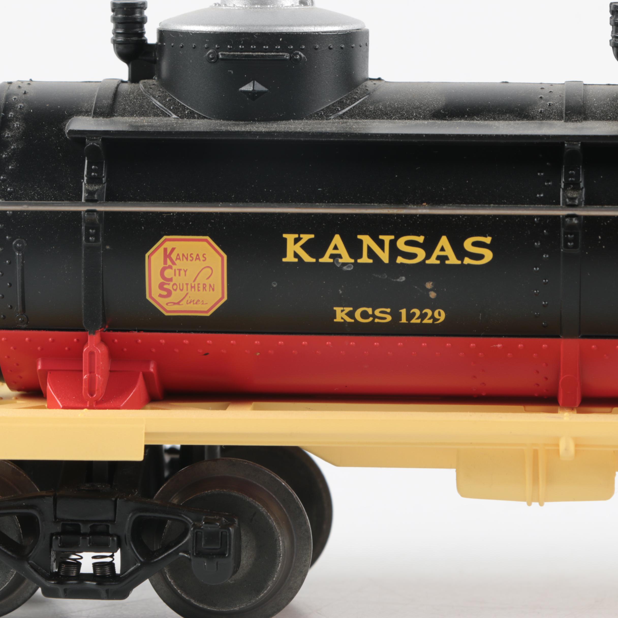 Lionel Kansas City Southern Three-Dome Tank Car
