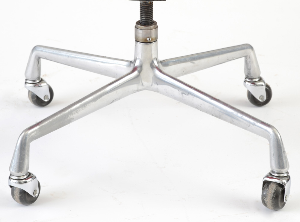 Vintage Eames for Herman Miller "Aluminum Group" Desk Chair