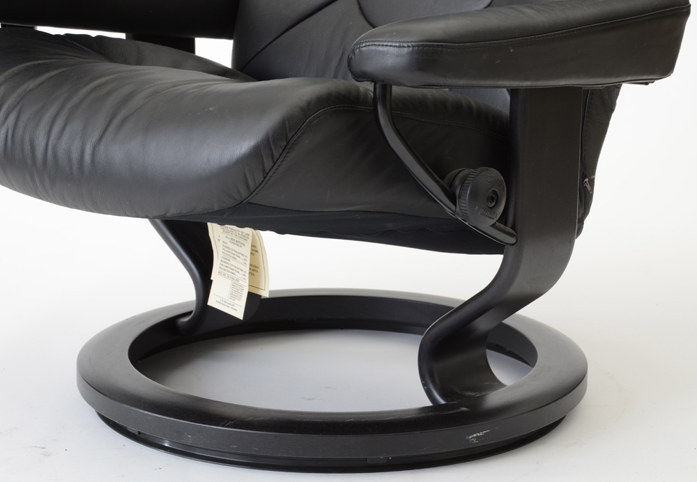 Black Leather "Stressless" Adjustable Chair and Ottoman by Ekornes / Norway