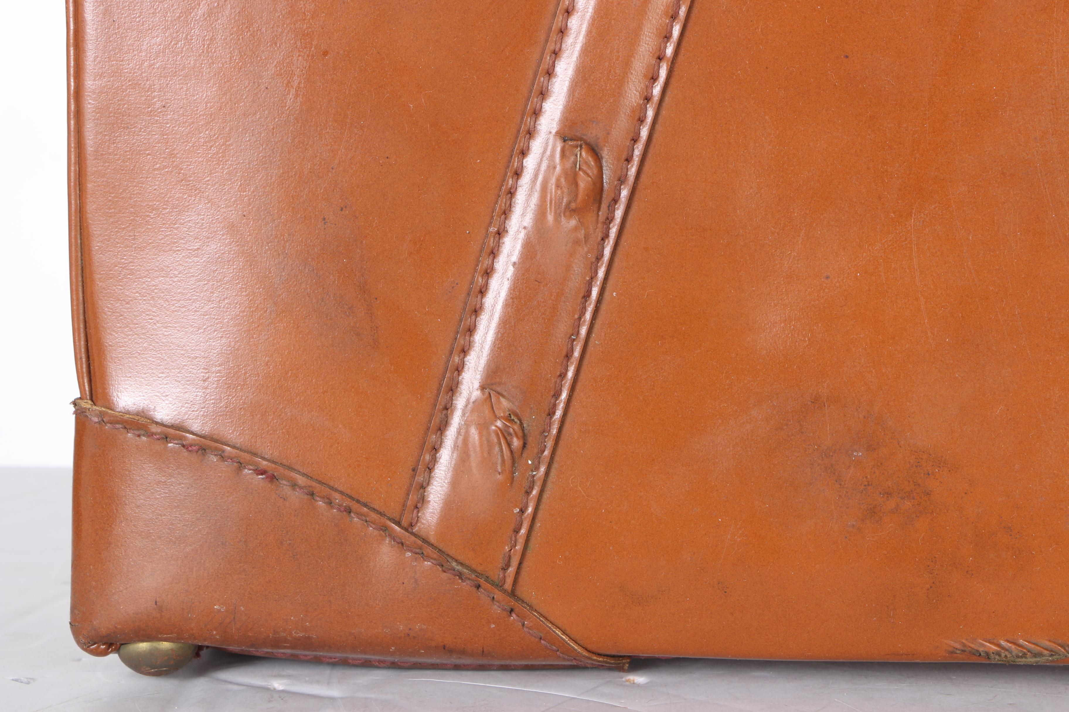 Vintage Suitcase by Stylite