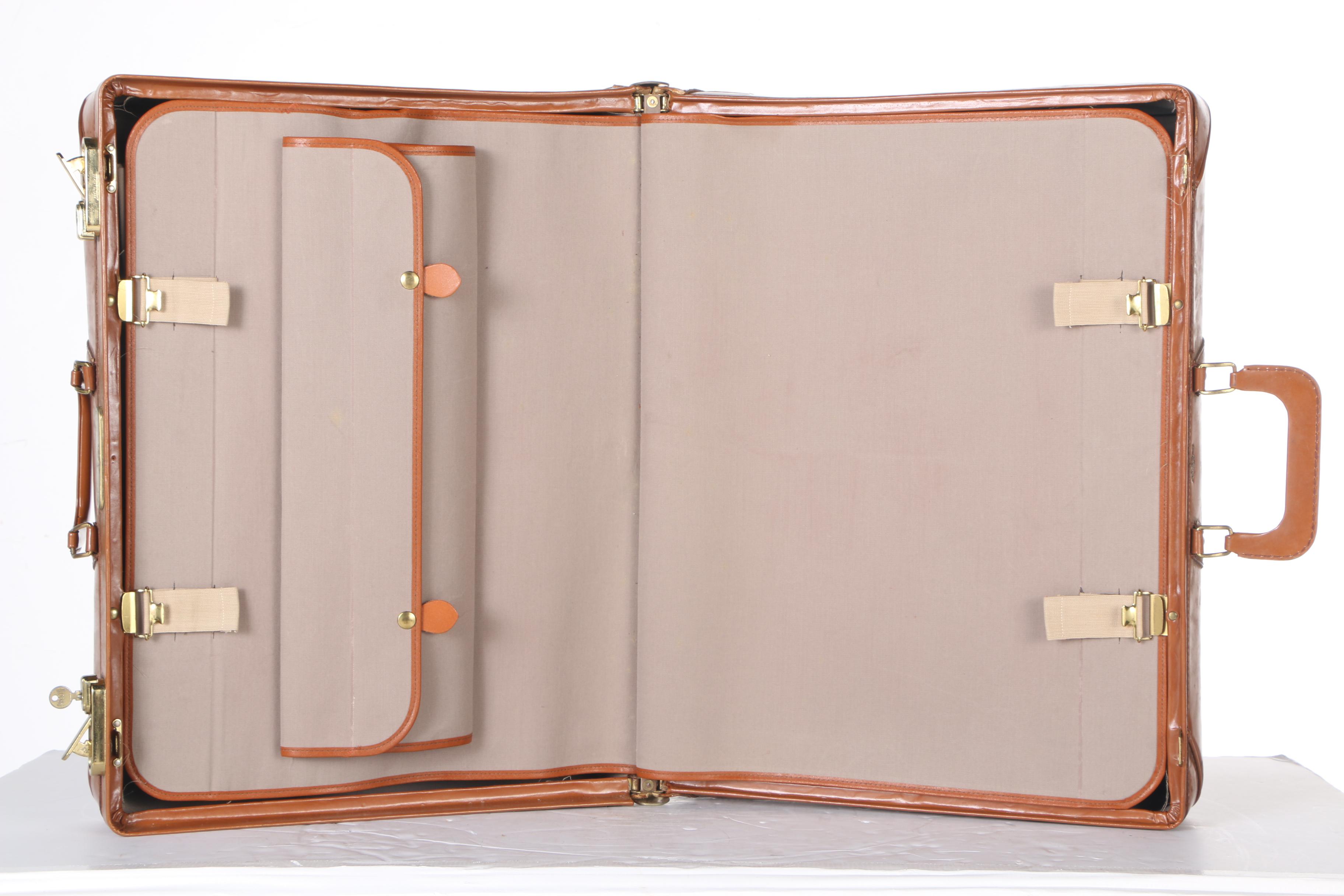 Vintage Suitcase by Stylite