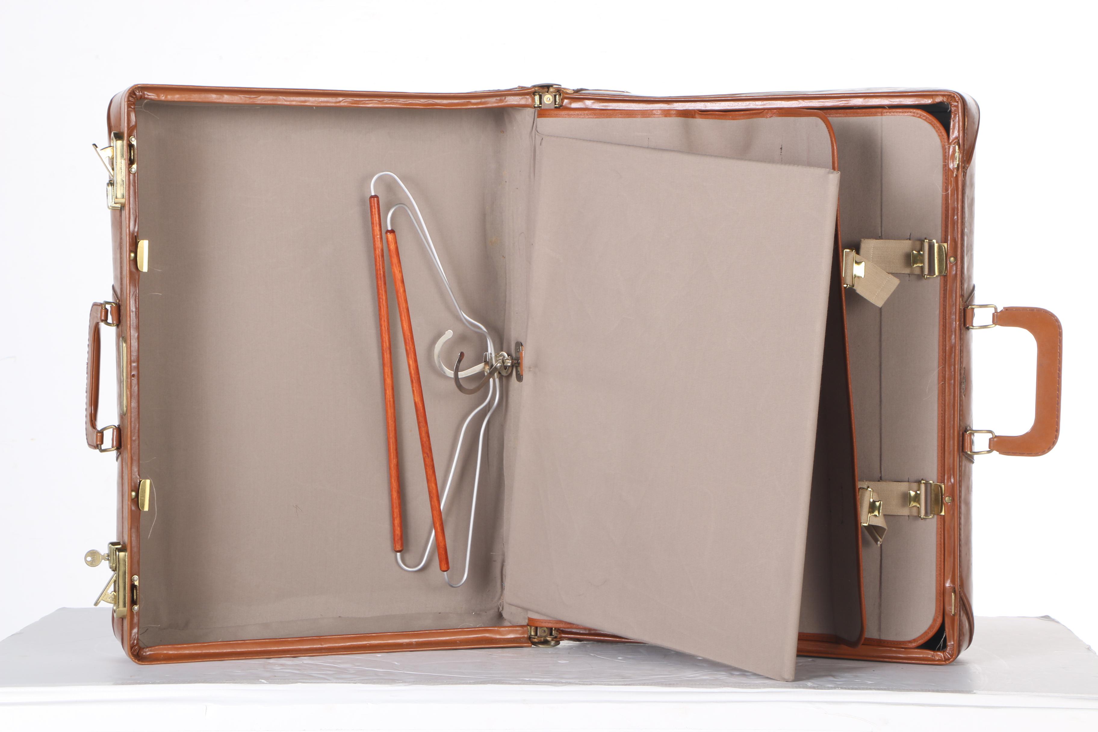 Vintage Suitcase by Stylite