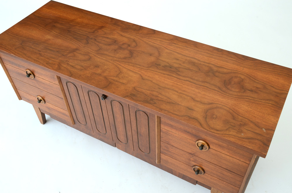 Mid Century Modern Lane "Sweetheart" Cedar Chest