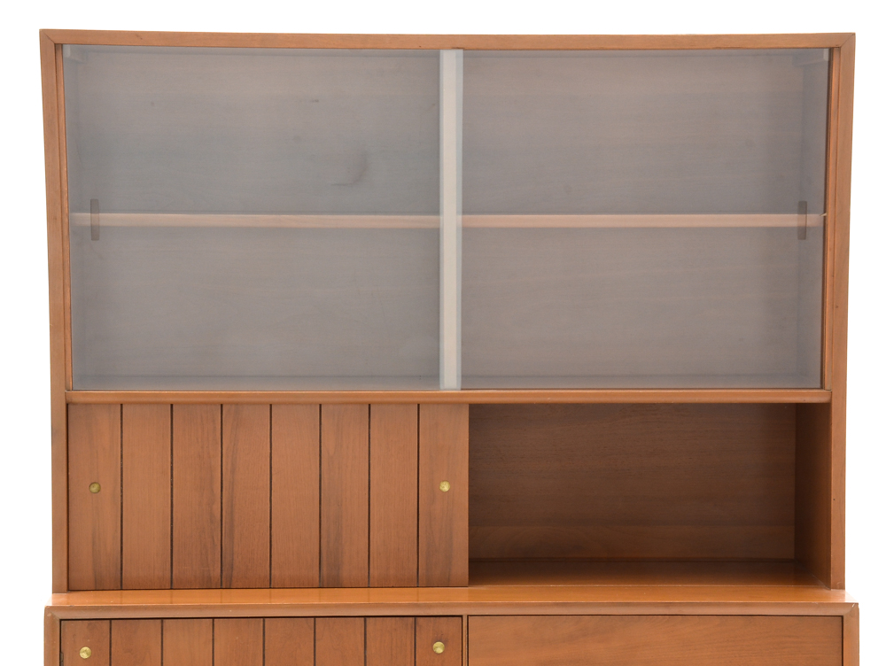 Kroehler Mid Century Modern China Cabinet