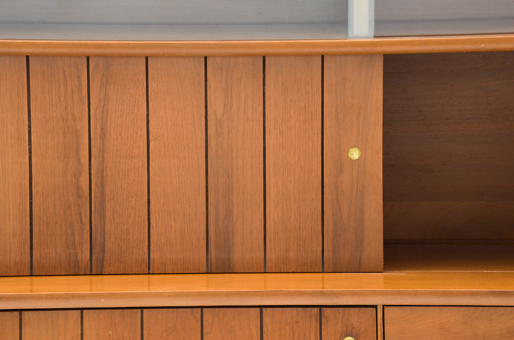 Kroehler Mid Century Modern China Cabinet