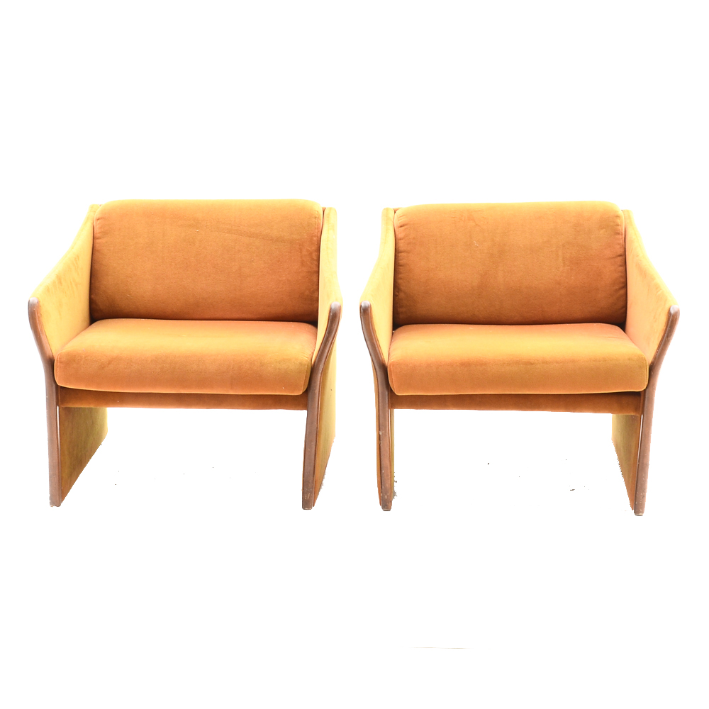 Pair of Vintage Club Chairs by Brayton International