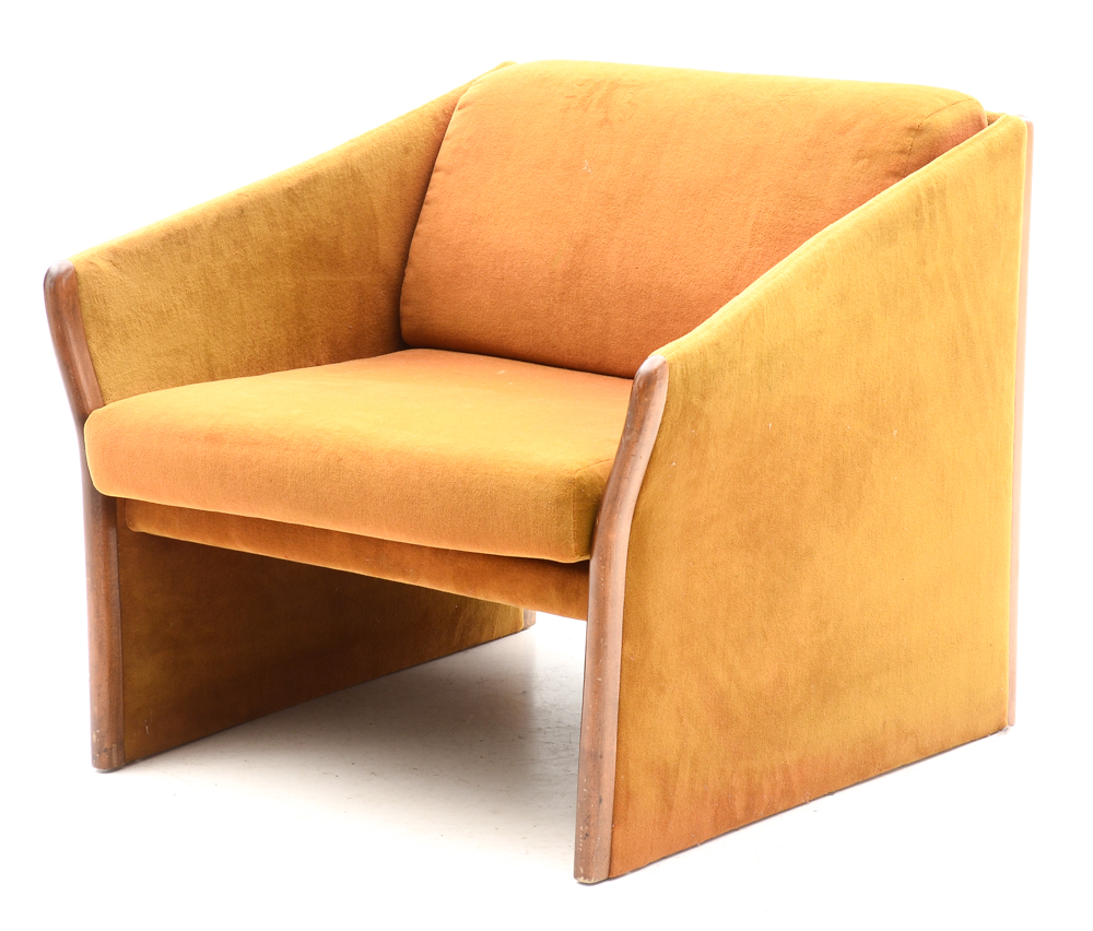 Pair of Vintage Club Chairs by Brayton International