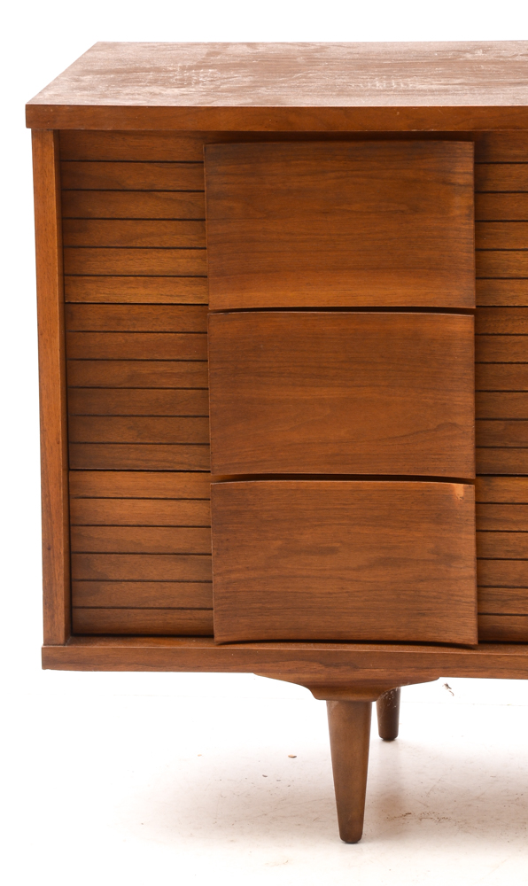 Mid Century Modern Walnut Dresser With Mirror