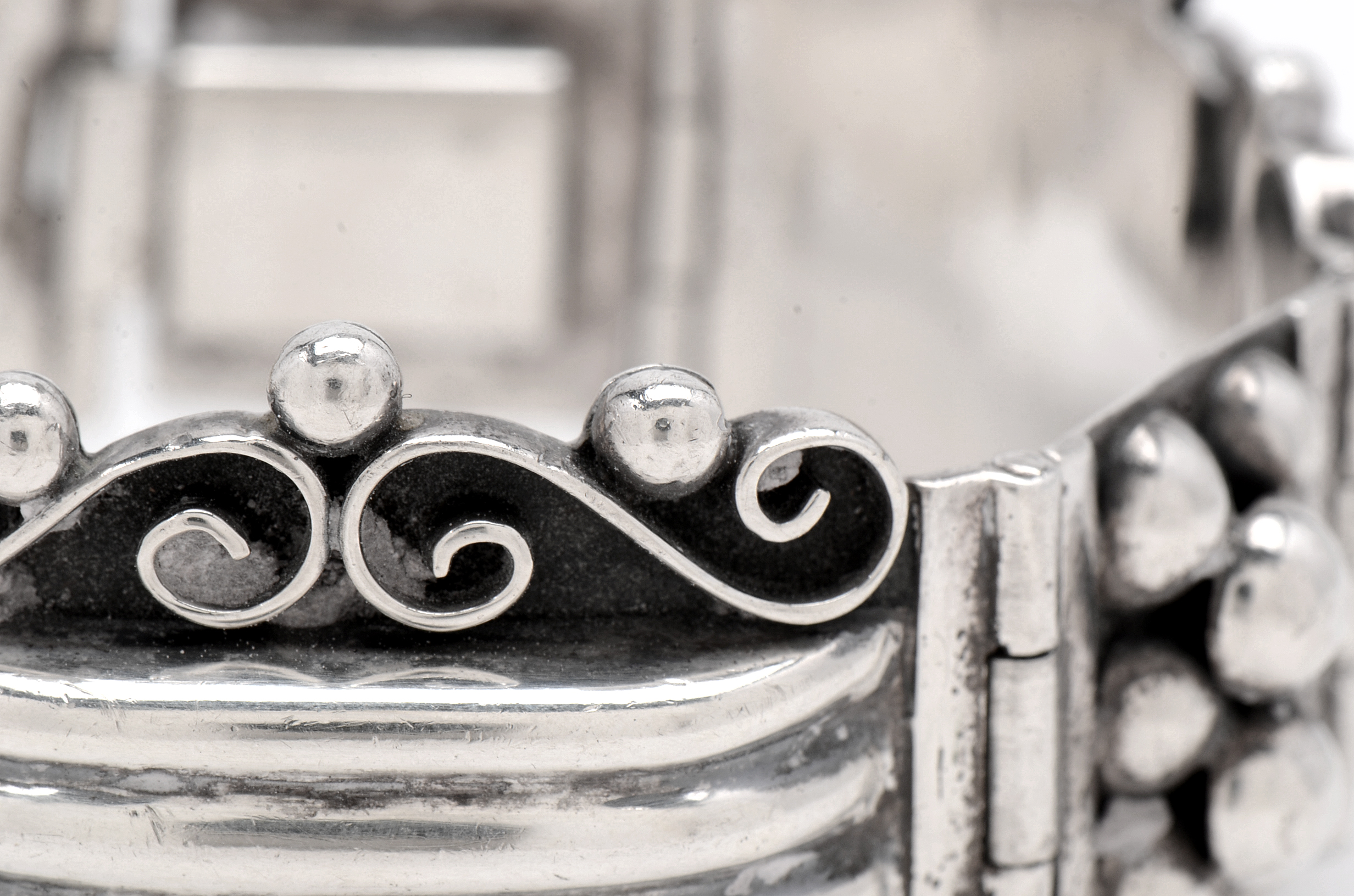 Vintage Hinged Mexican Sterling Silver Bracelet