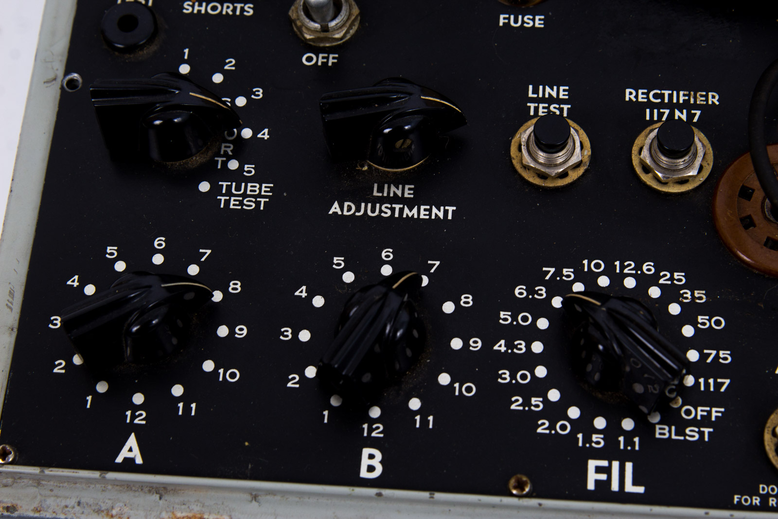 Signal Corp Tube Tester Model 1-77-B