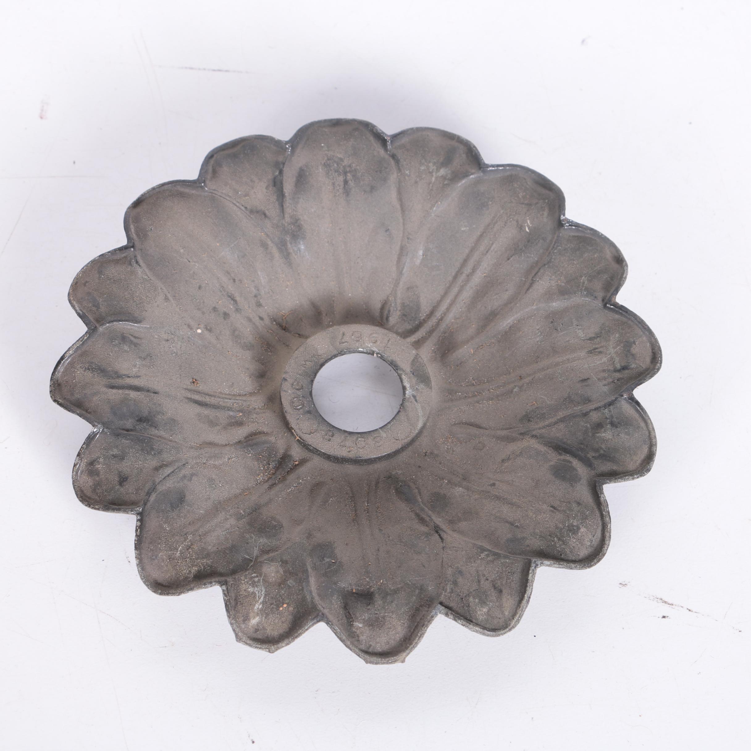 Tiffany Style Ceiling Light with Stained Glass Style Acrylic Shade