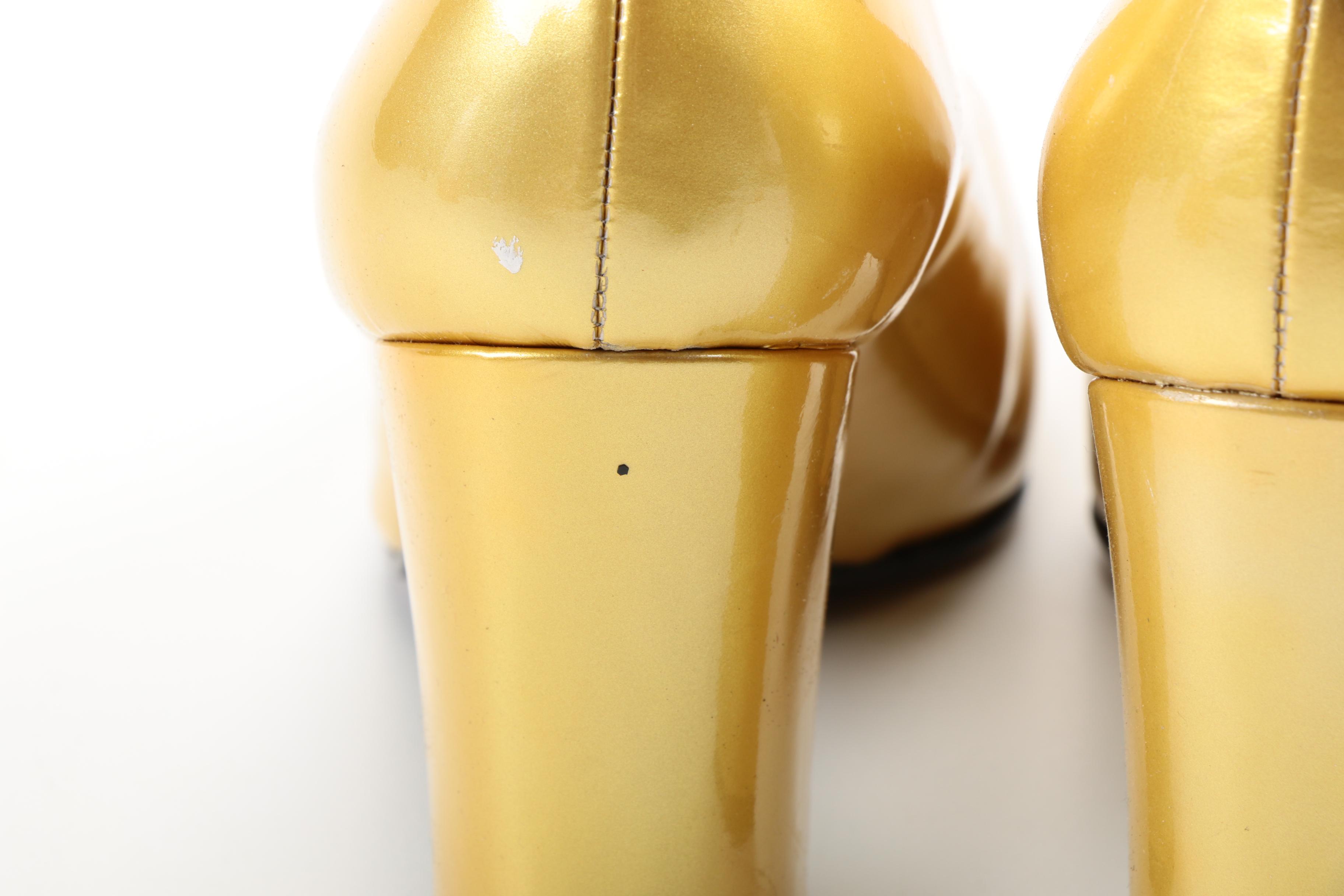 Stuart Weitzman Golden Patent Leather Pumps
