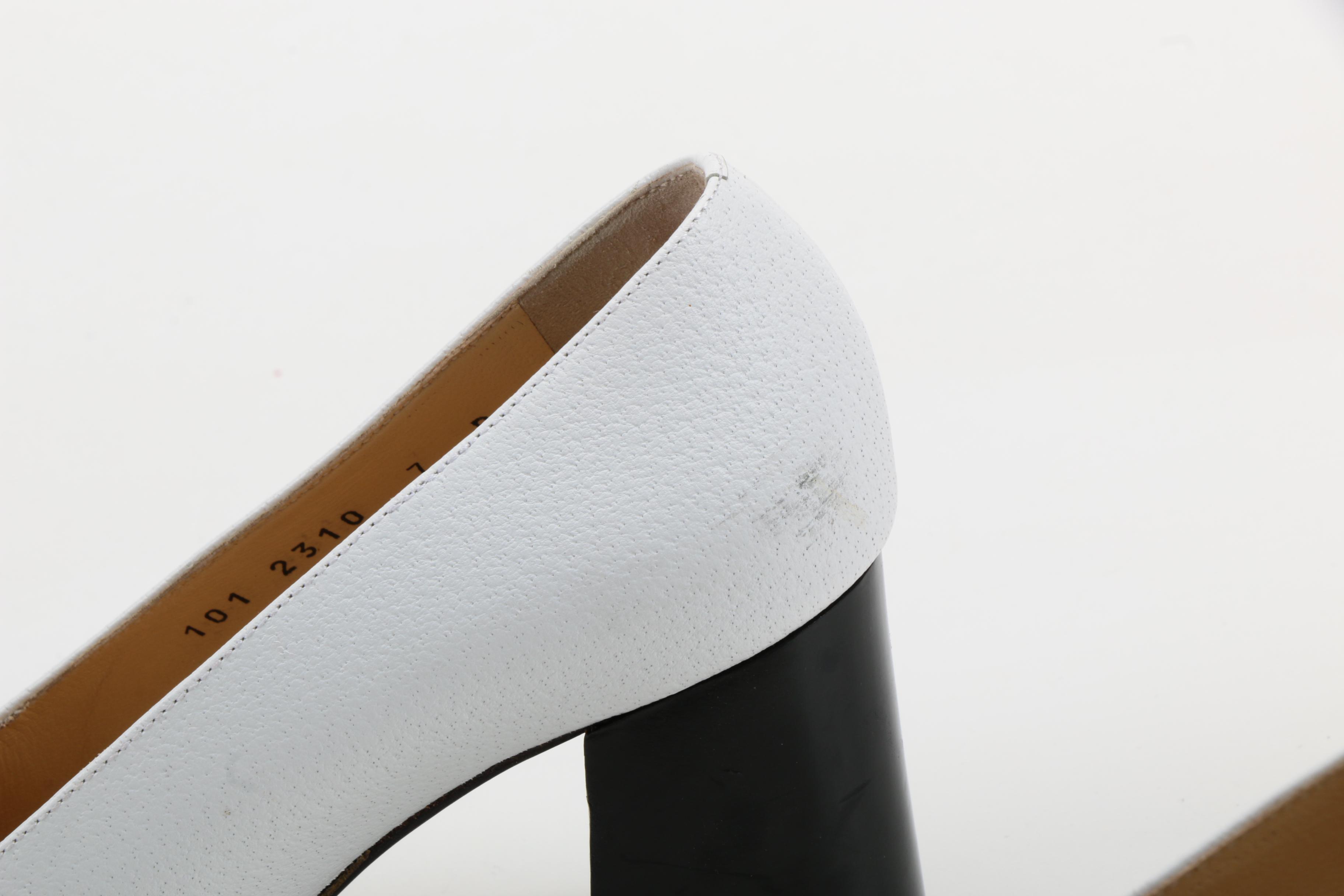 Women's Gucci Leather Pumps