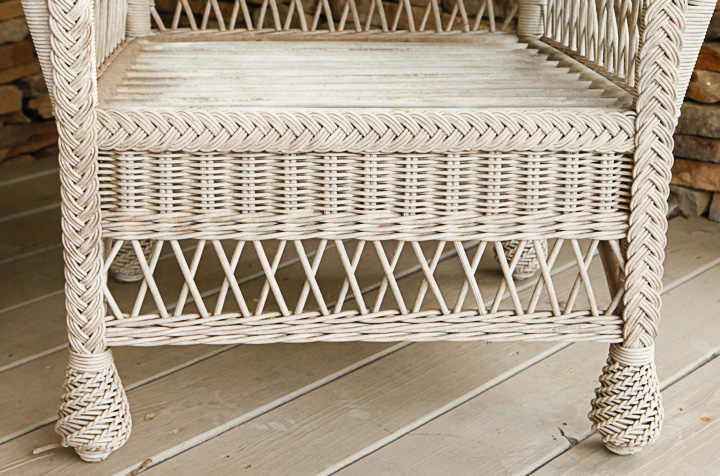 Vintage White Wicker Patio Furniture Set