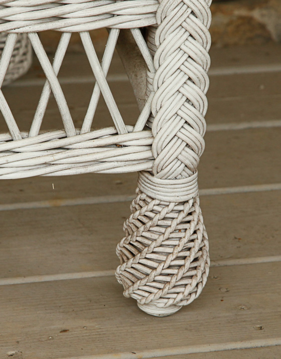 Vintage White Wicker Patio Furniture Set